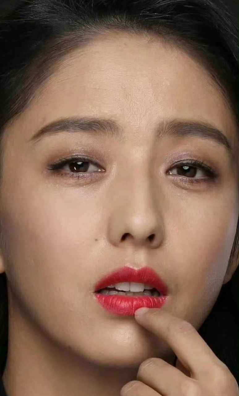 看了女明星们的未修生图,缓解了我的容貌焦虑