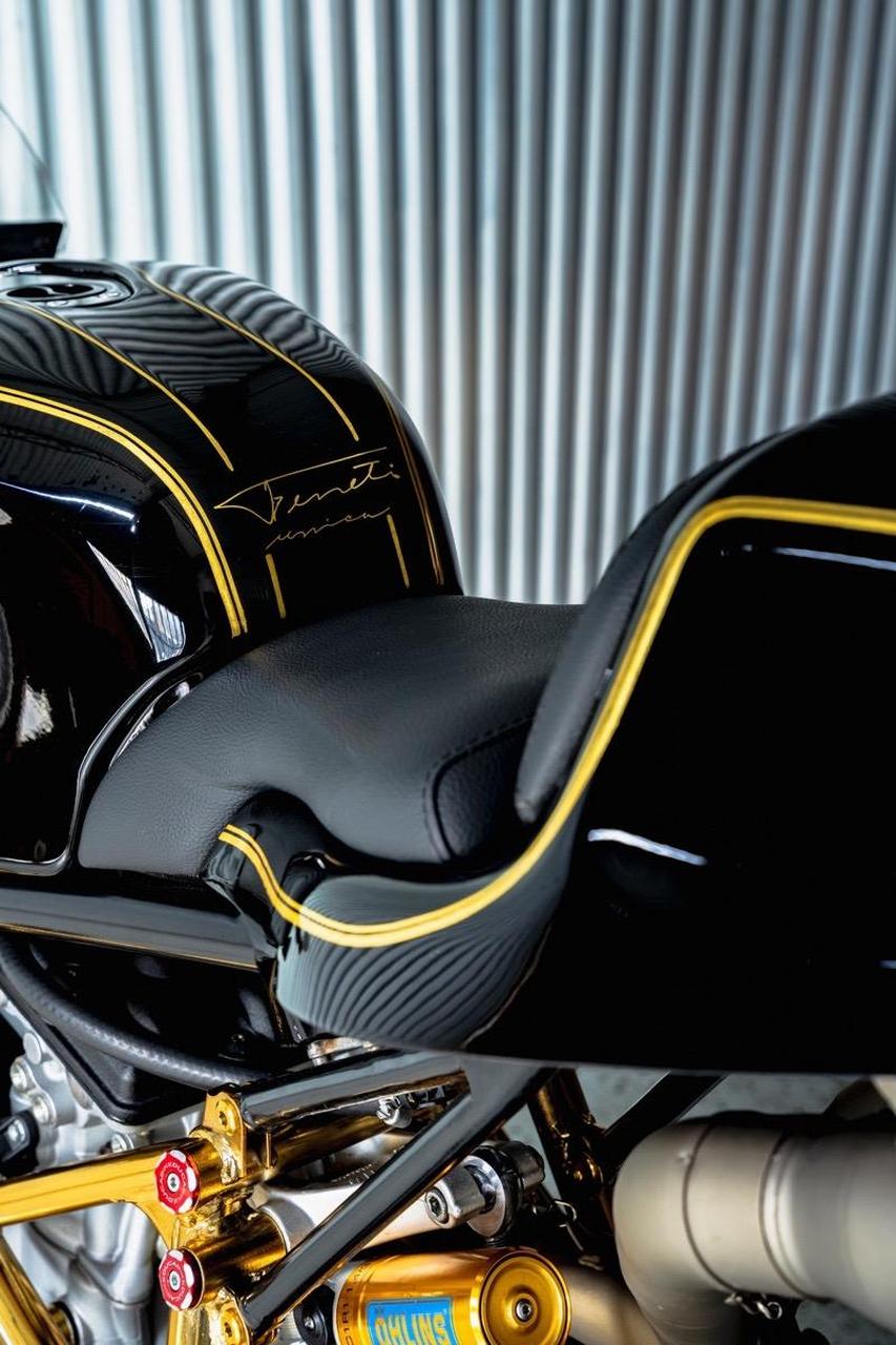 2007年的杜卡迪 1098,来自纽约的ronaldo ferreti 花了两年时间在社区