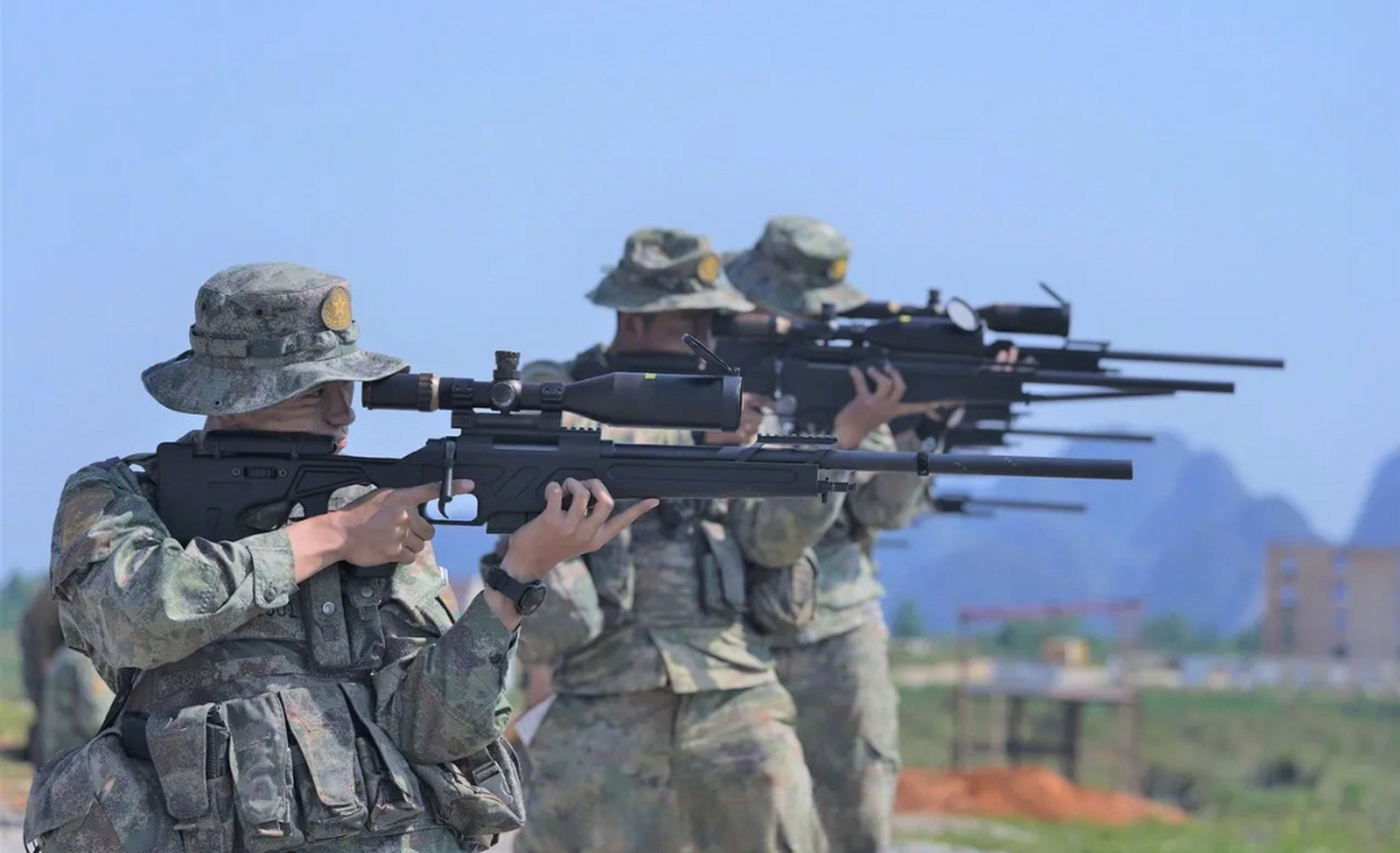 我军21式奔尼帽