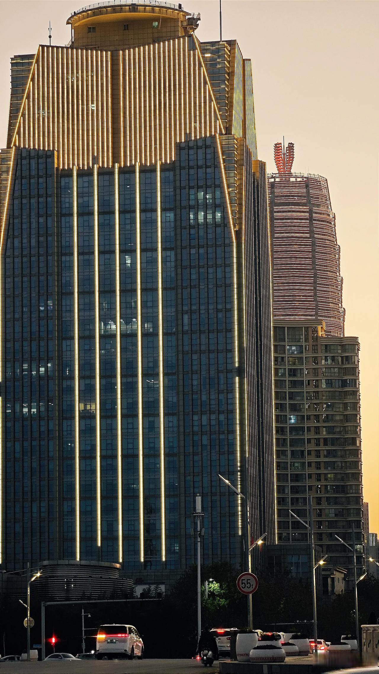 单说城建质感这一块,郑州真的是出乎意料,建筑师美学在这里呈现出来