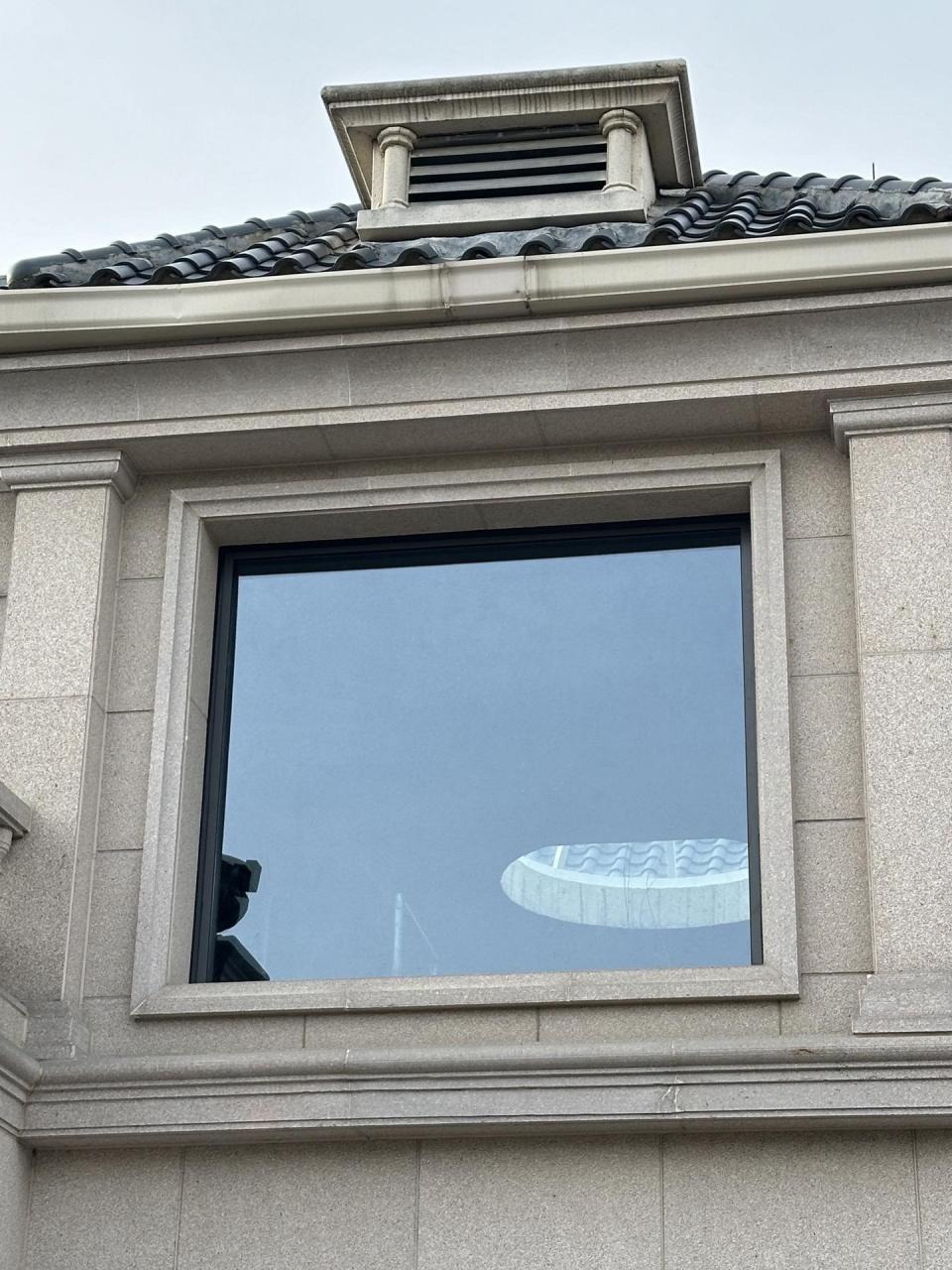 小王带您一招分辨门窗玻璃的好坏.