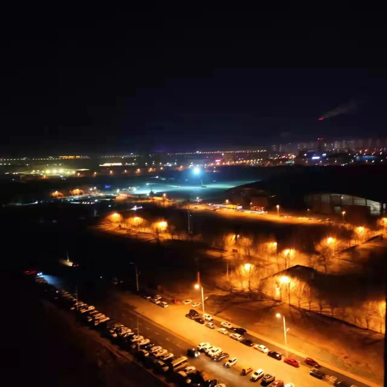 沈阳头条 苏家屯国际会展中心灯火辉煌,在为了全市干一件惊天动地的