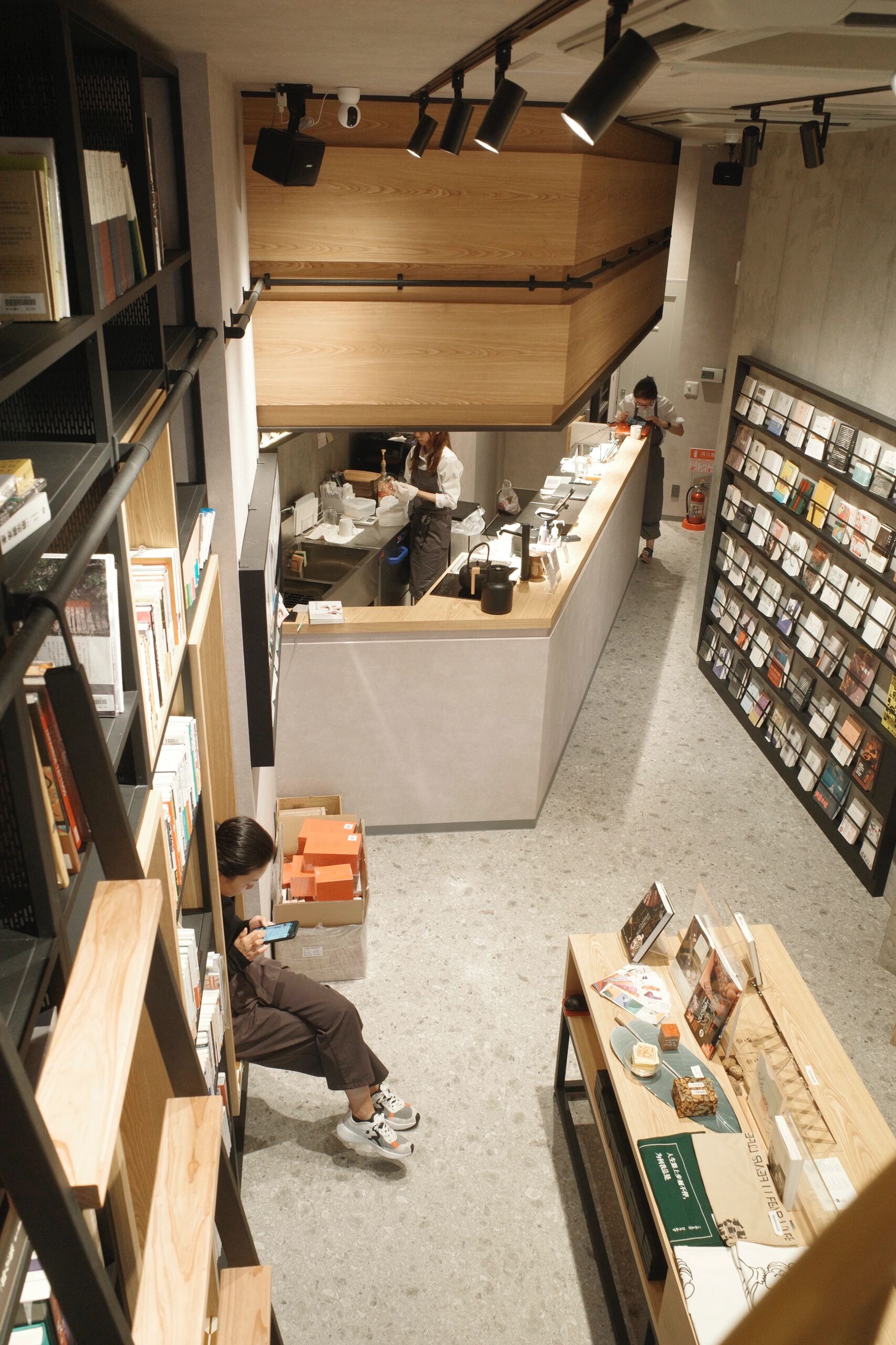 29-8.24) 地点:东京银座单向街书店
