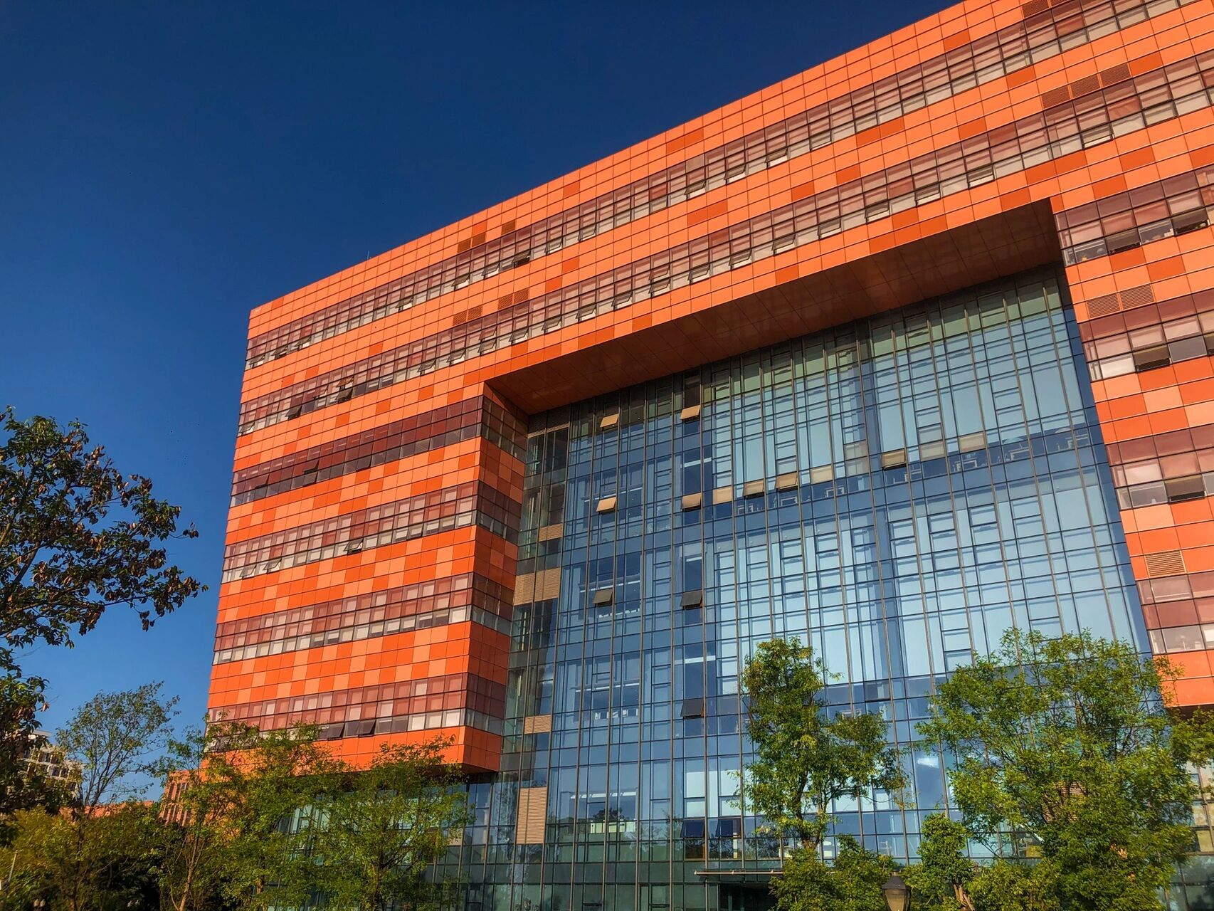 成都大学 学长带你看校园,成都大学校园环境  p1-2四川省内高校最大