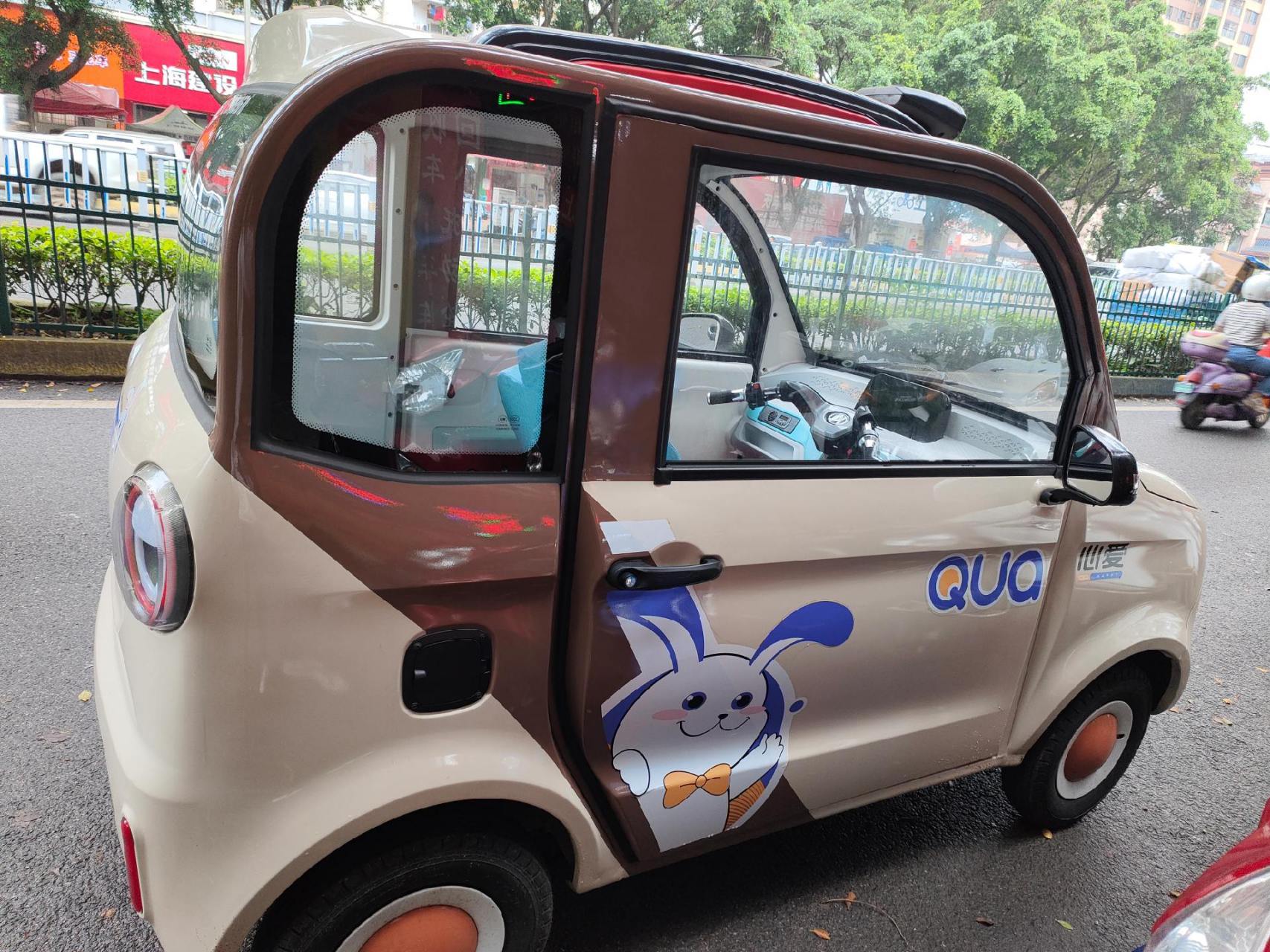 2024年1月6号的心爱四轮电动车,车主买回来就开过两去广场跳舞,60伏46