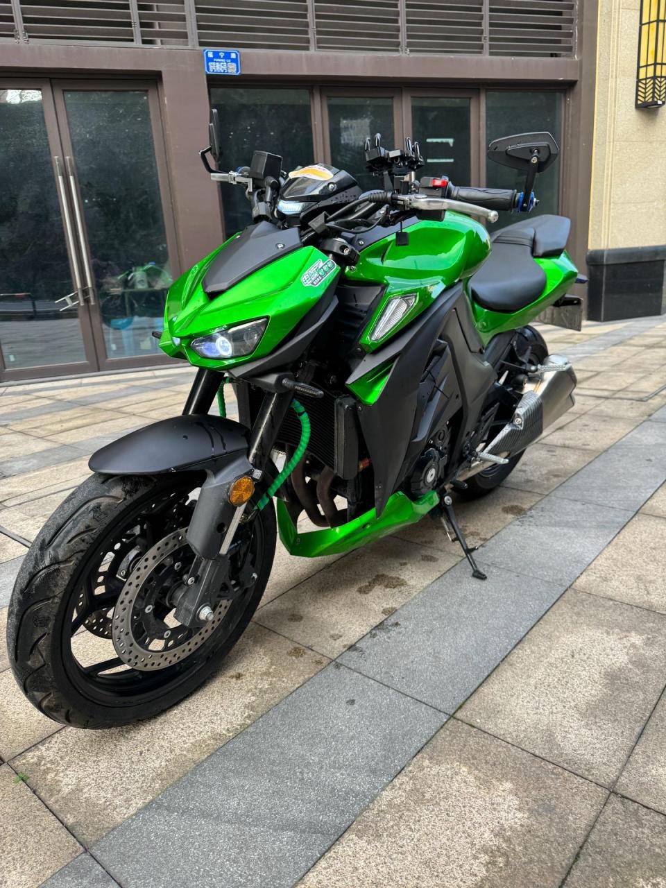 21年大力神n19,国产大蟒蛇双缸400cc,声浪无敌,安全行驶四千公里无倒