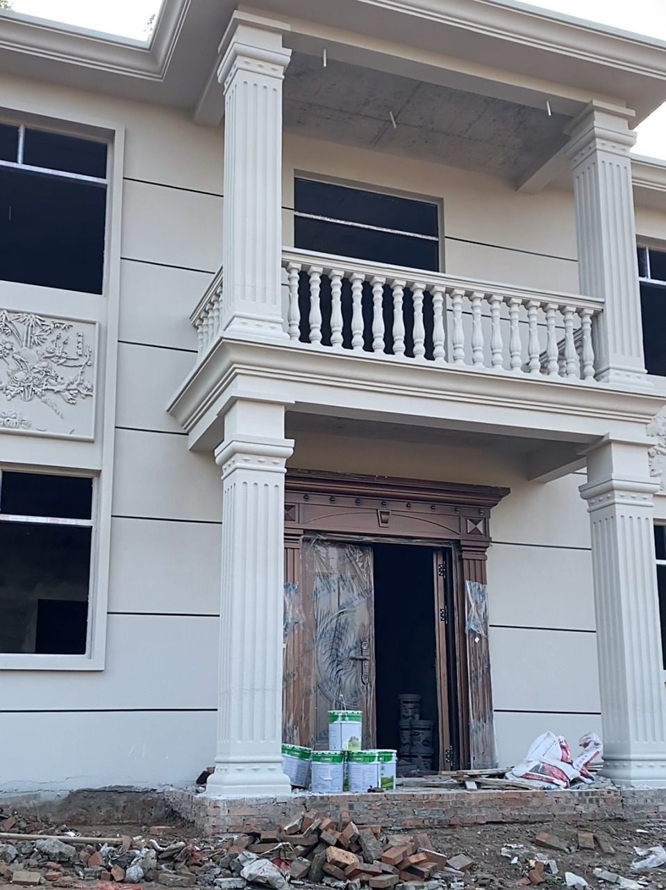 自建房外墙装修之真石漆 三棵树1005的外墙真石漆颜色,我想叫它水泥灰