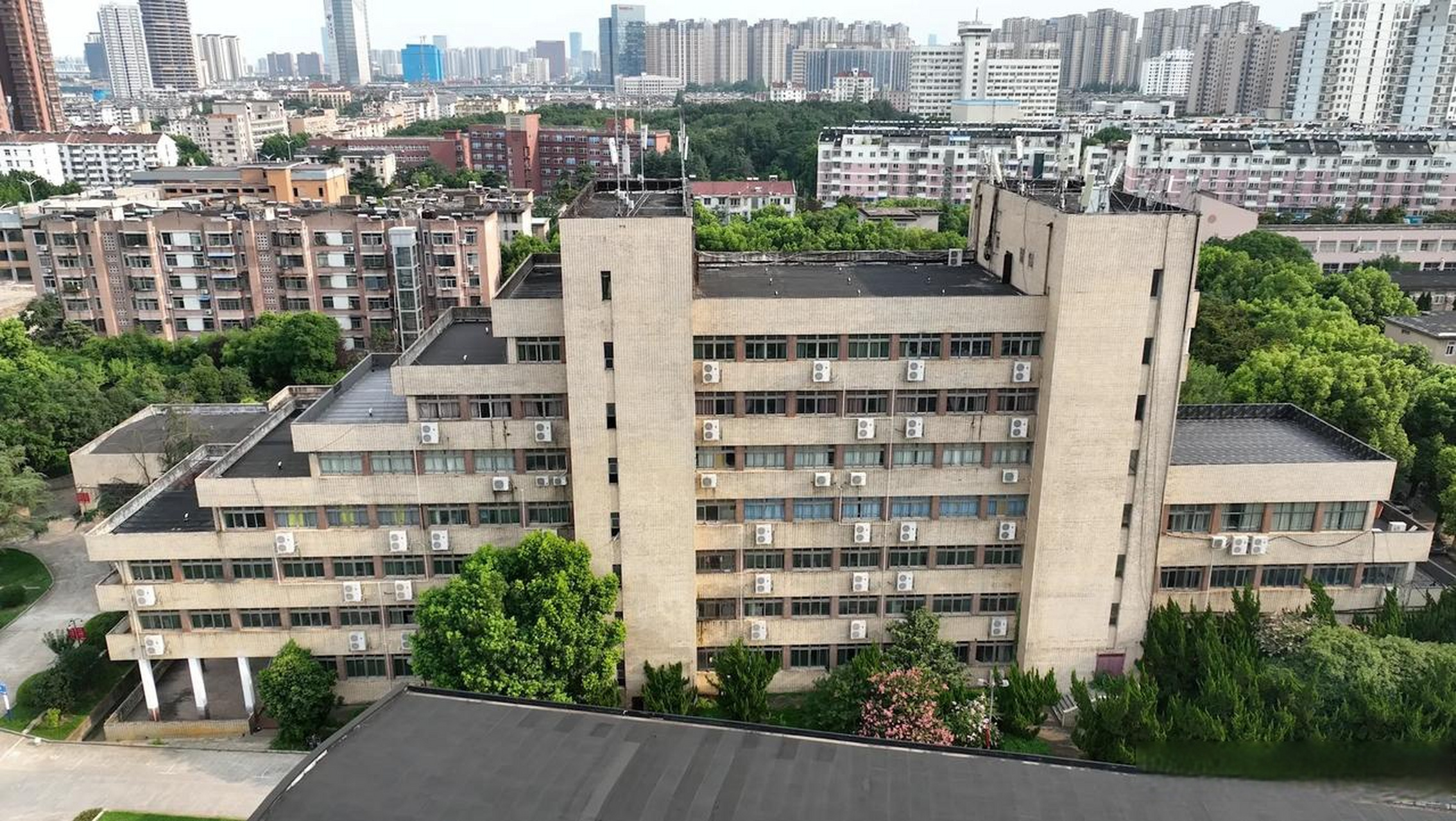 航拍安徽大学江淮学院,这算大学和安徽大学有关系吗?