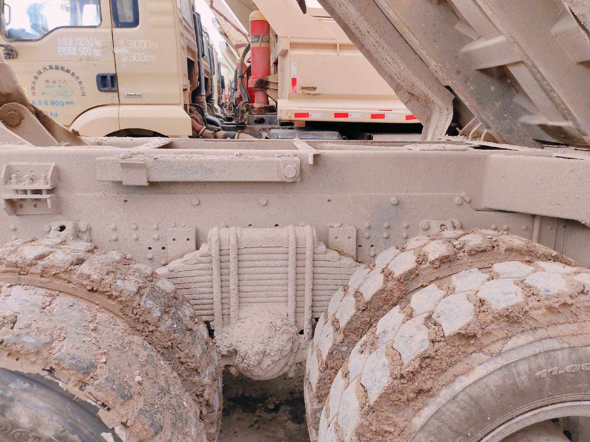 深圳泥头车,后八轮德龙自卸车二手出售,渣土车类别,已同步更新至最新