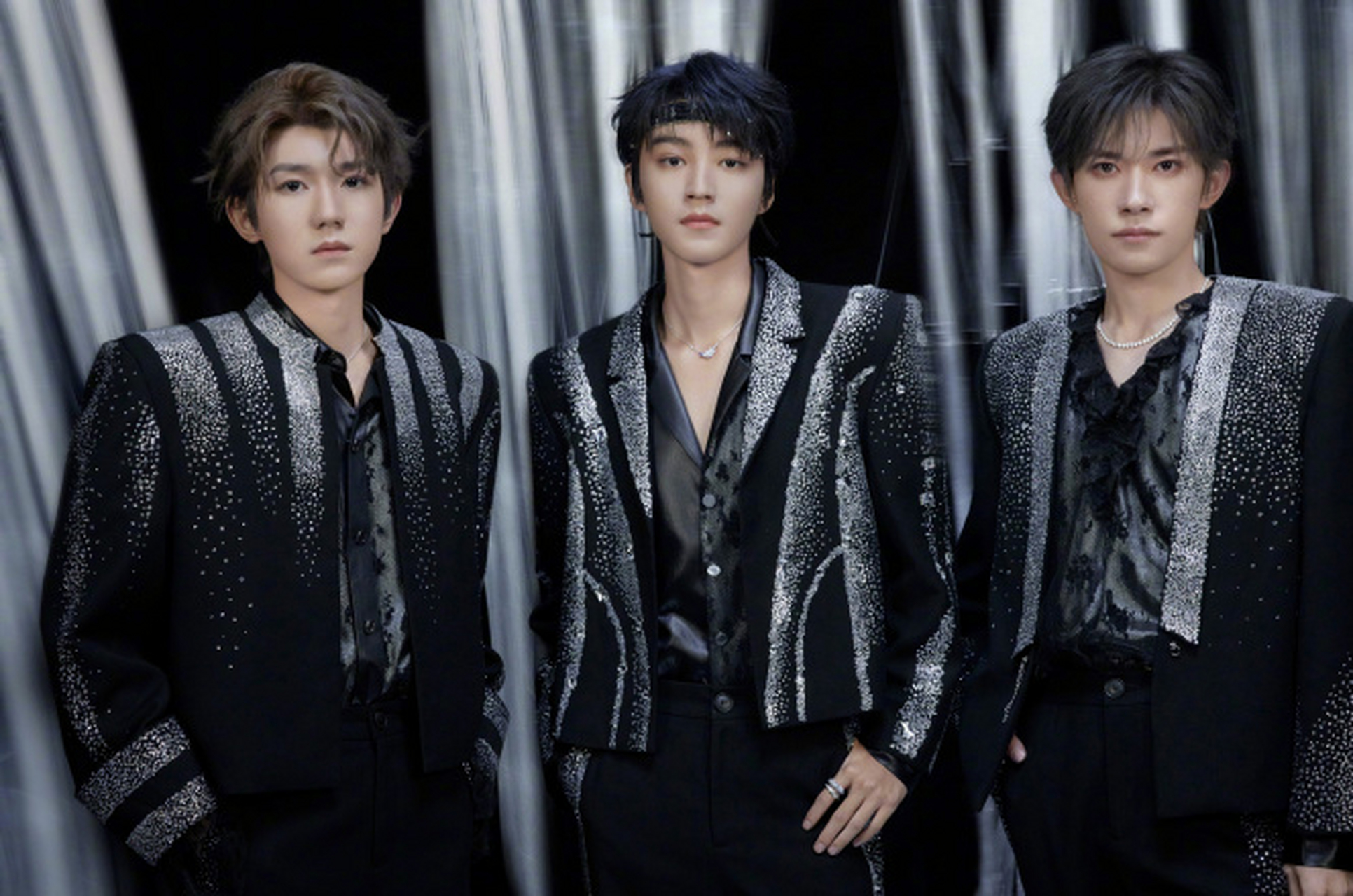 tfboys十年之约演唱会# 19:30 共赴我们的十年之约 676767