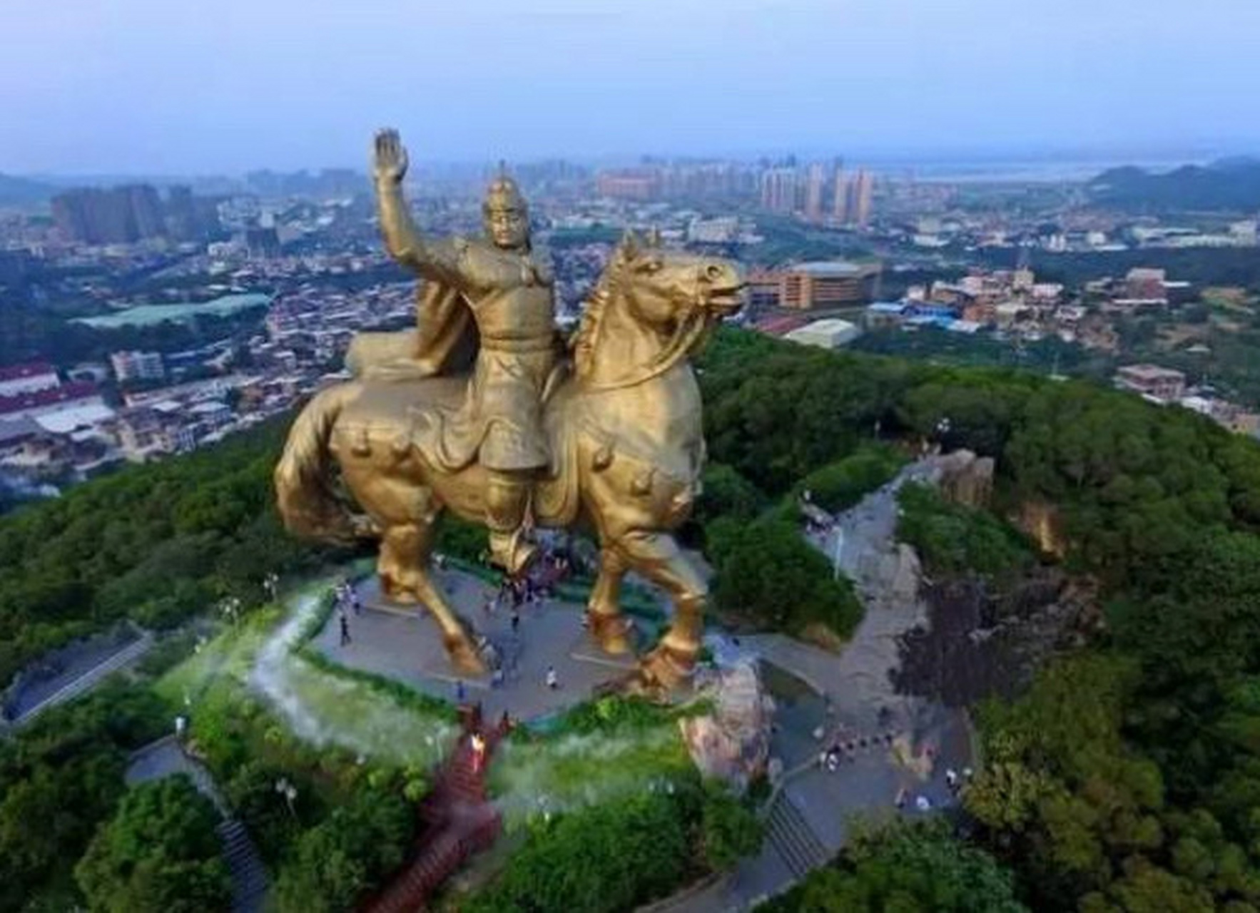 郑成功 郑成功(1624年8月27日-1662年6月23日),幼名福松,名森,字明俨