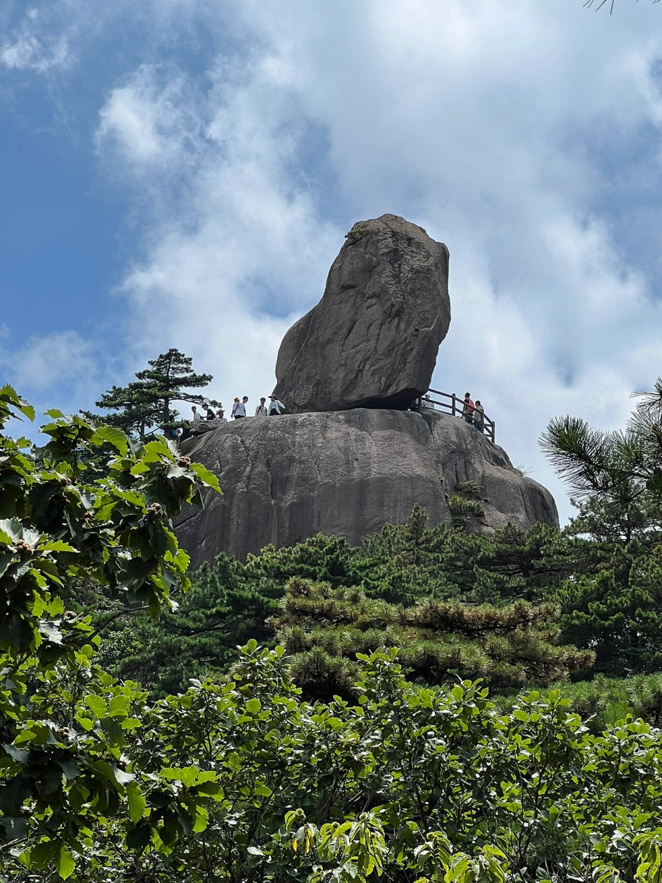 黄山飞来石图片景观石图片