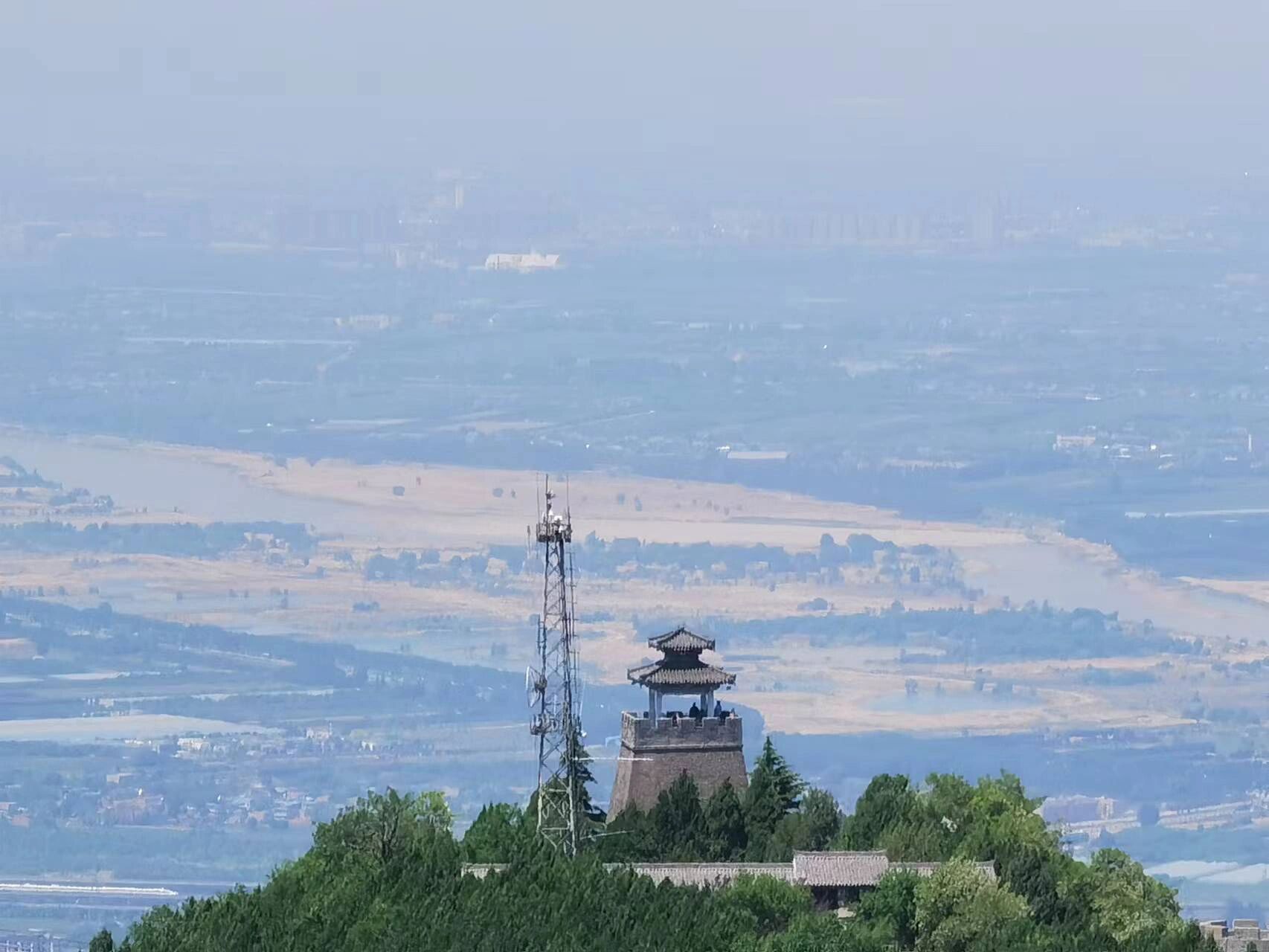 西安临潼一日游 西安市区早10点左右出发,游玩骊山环山路,拍拍照,下午