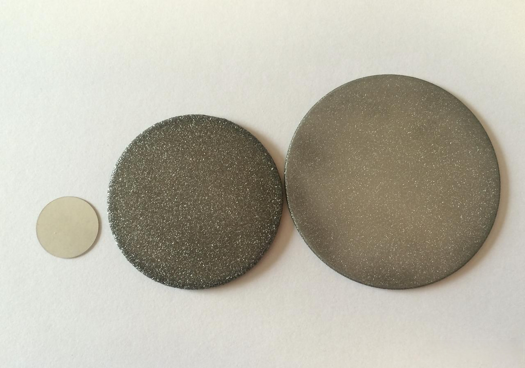 cvd金刚石 当前,受益于cvd的技术进步,使得cvd金刚石的广泛应用已经