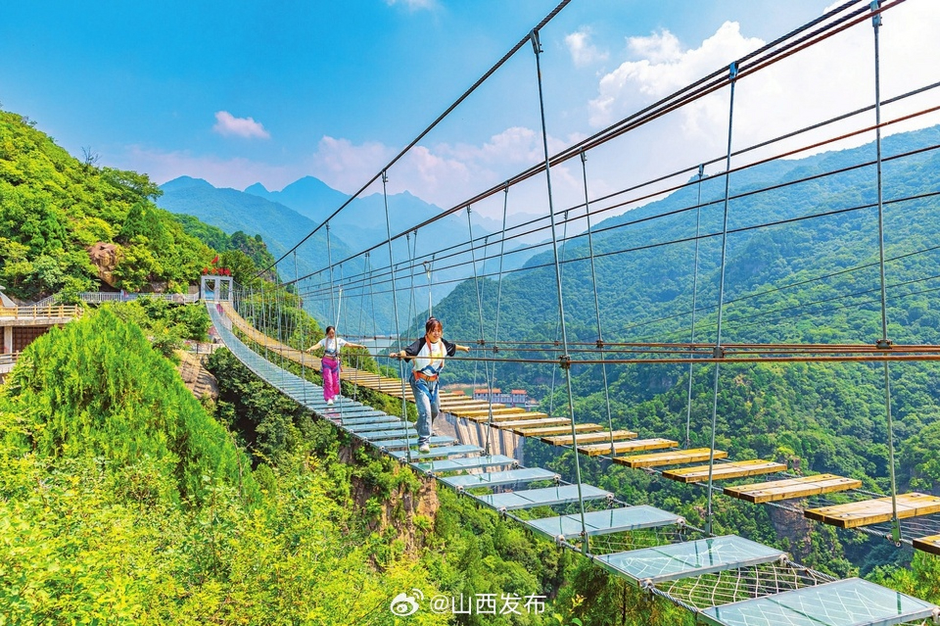 【畅游大峡谷】7月19日,游客在垣曲县望仙大峡谷游玩.
