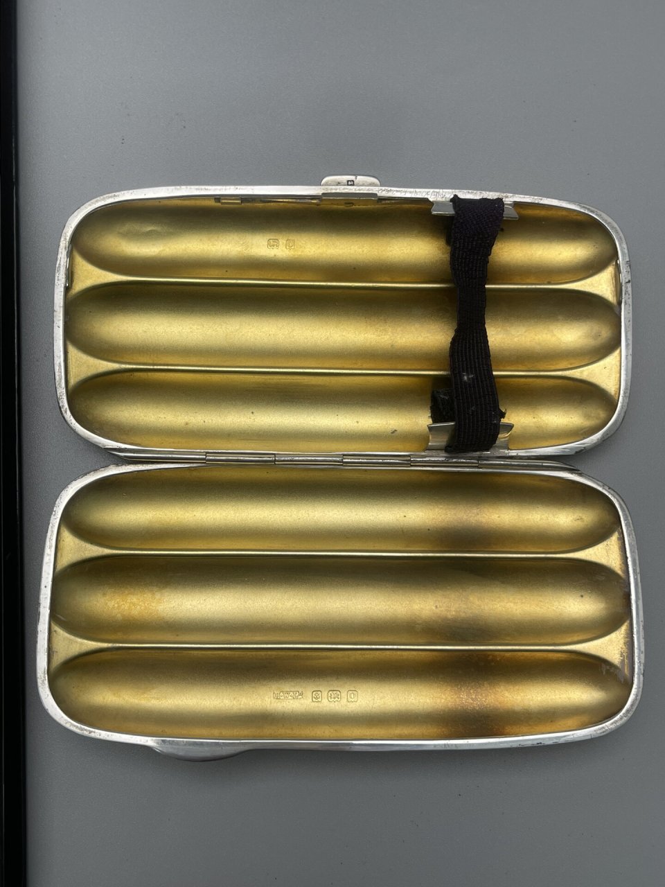 纯银内鎏金雪茄盒 1913年英国伯明翰纯银内鎏金三支装随身雪茄盒 外出