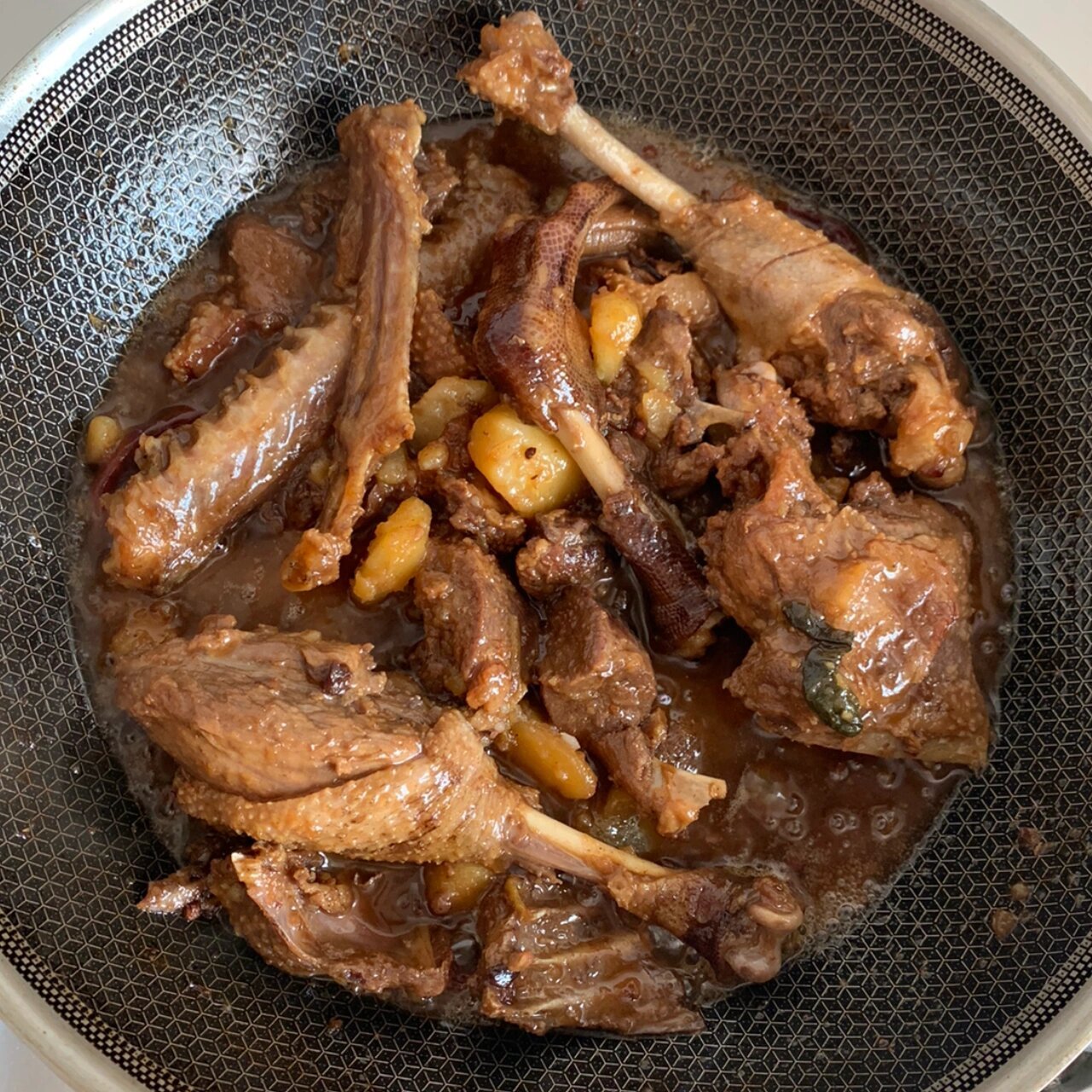 铁锅炖大鹅 日常想念铁锅炖,吃不到太正宗的就自己做吧.