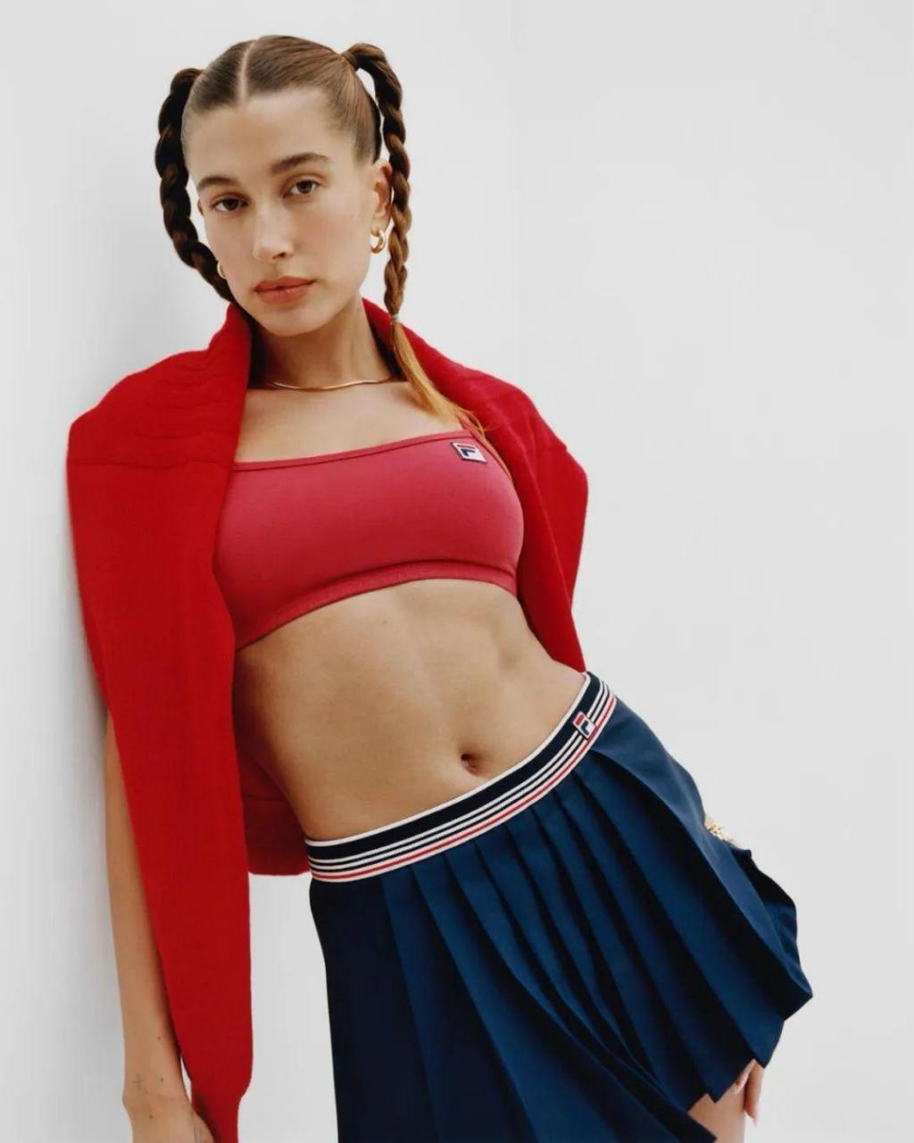 hailey bieber 登上日本版《vogue》杂志!真正的流行女帝!