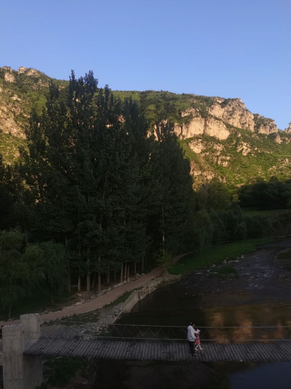 灵丘花塔村一日游 灵丘花塔村一日游,门票20元,进村要经过一条一公里