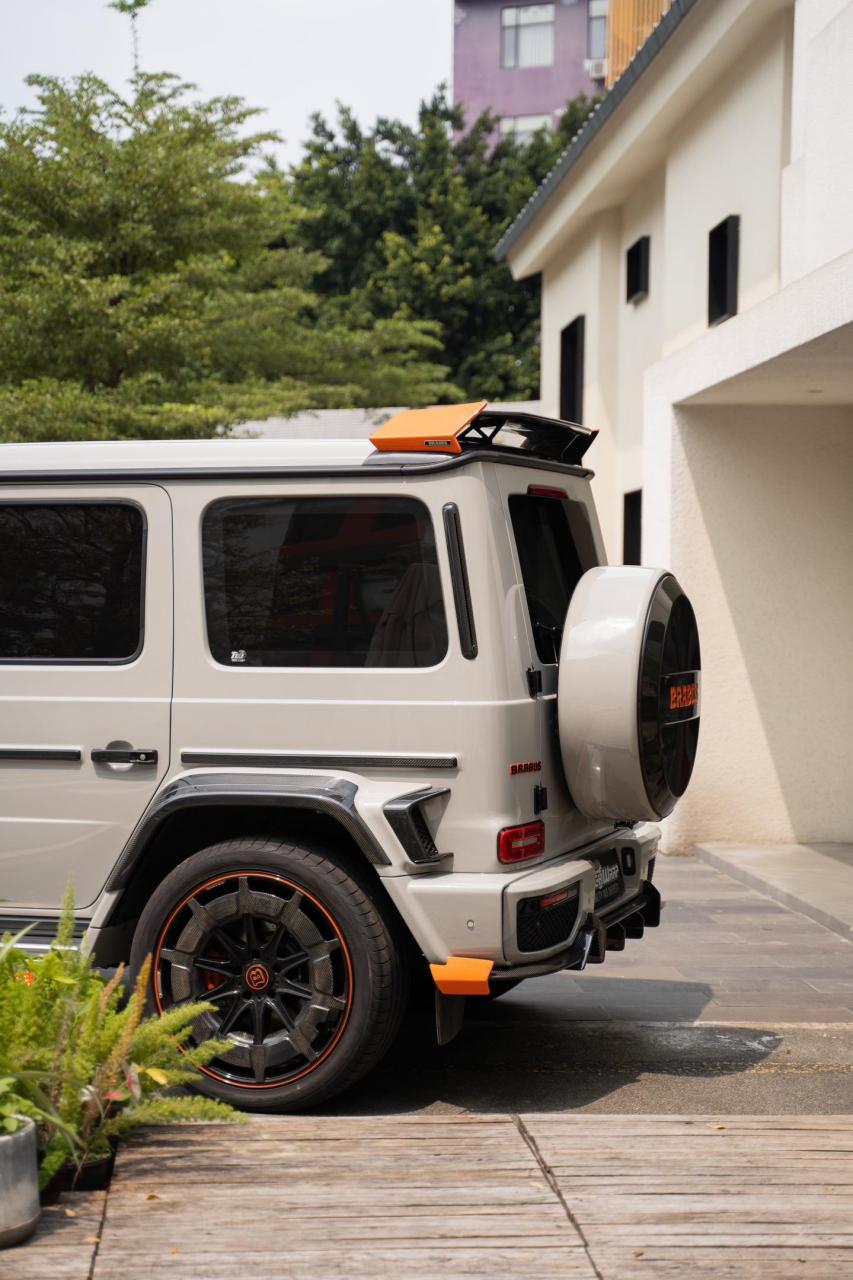 不得不说巴博斯g900用亚灰这个颜色来搭配的真的太惊艳了,为了更加