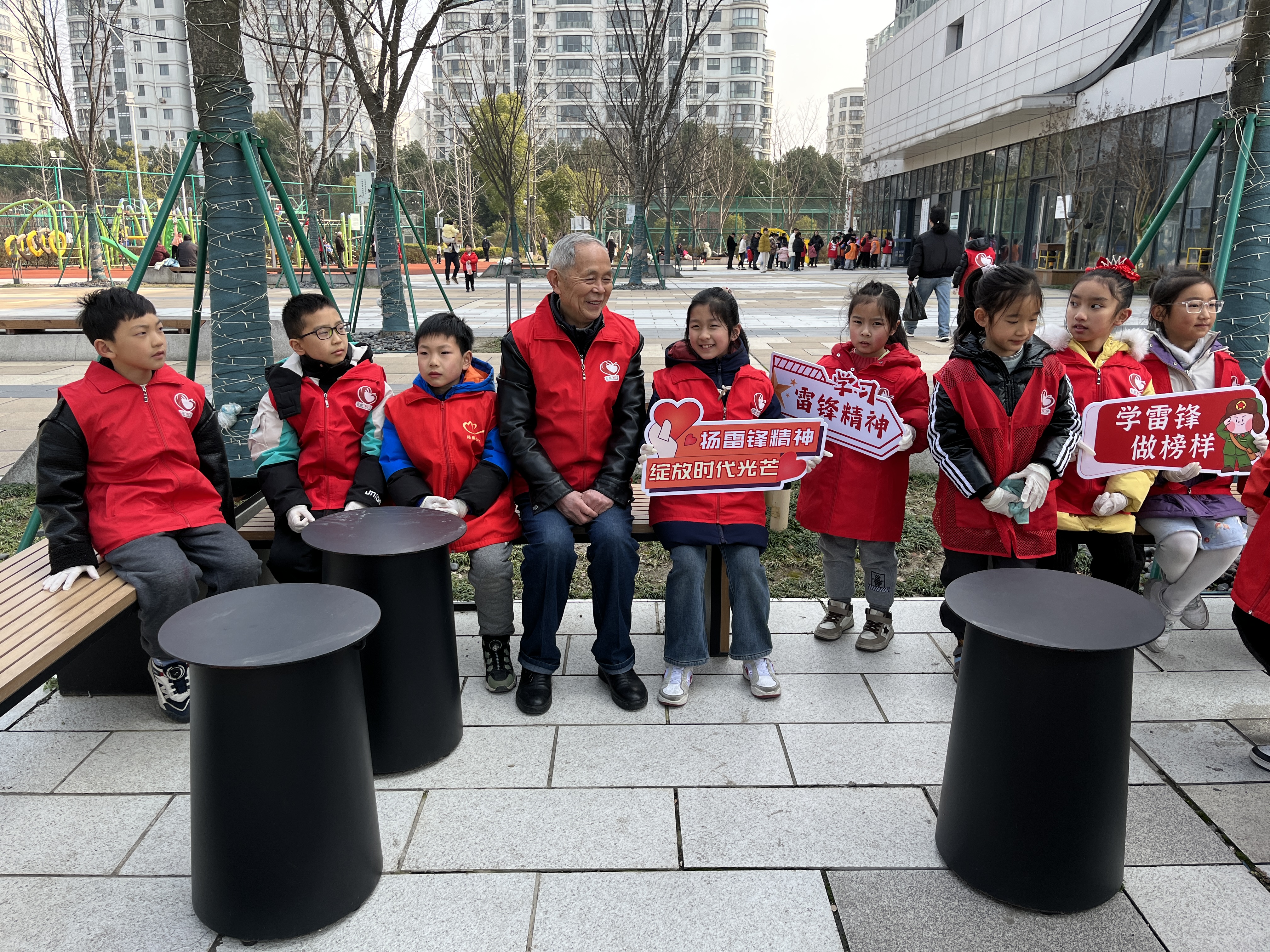 公益活动照片学生图片