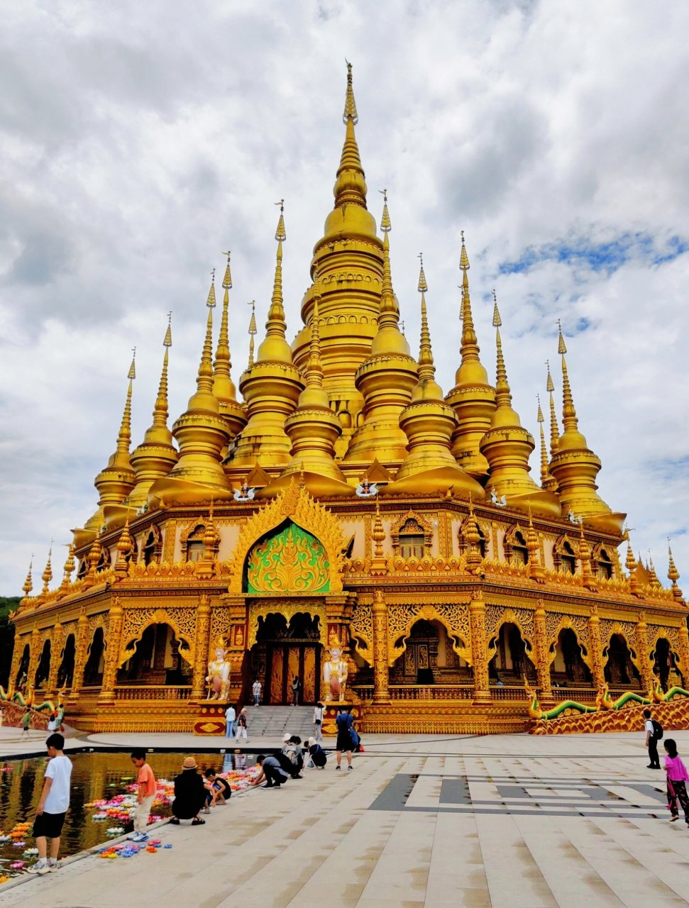 勐泐大佛寺～ 我举高香敬神明 抵我心中意难平