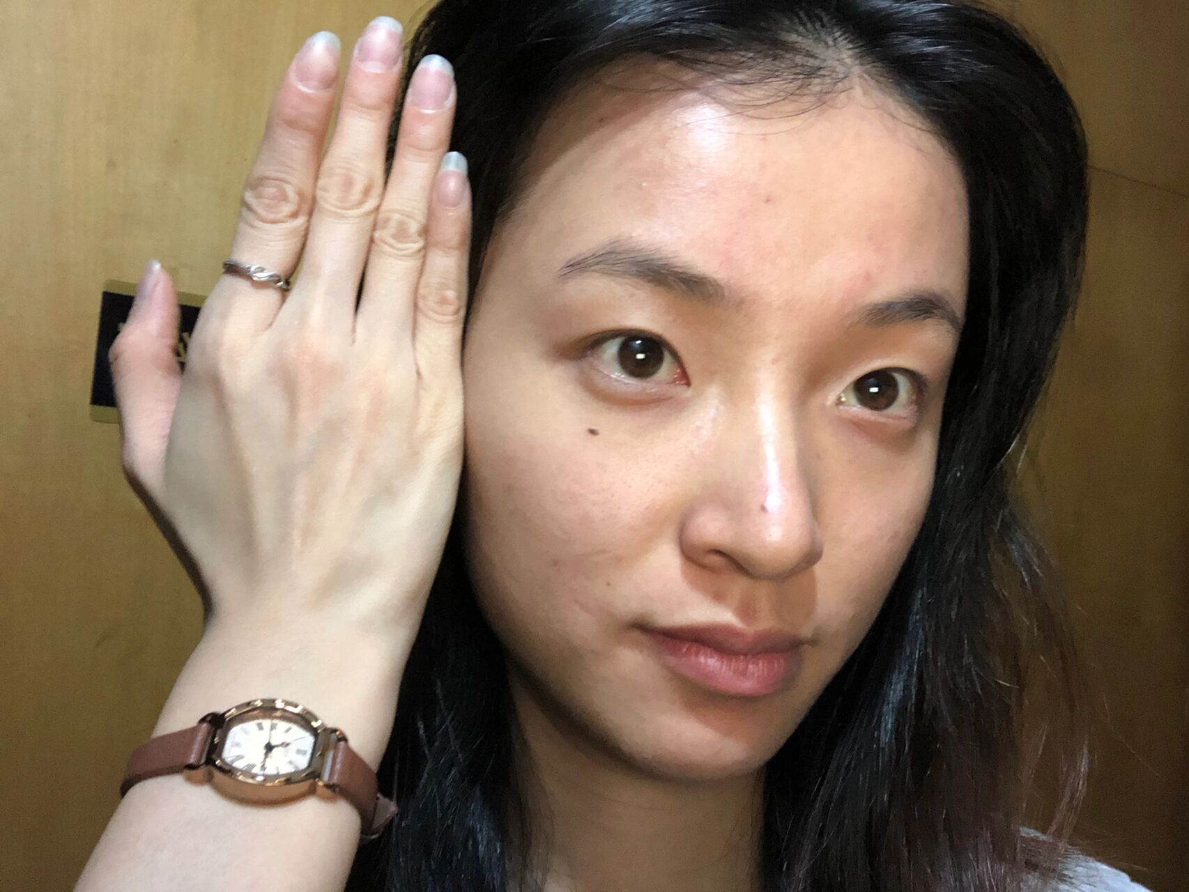 麻了, 为什么手比脸白 就很离谱,脸上就腊黄腊黄的,手就还行,各位姐妹