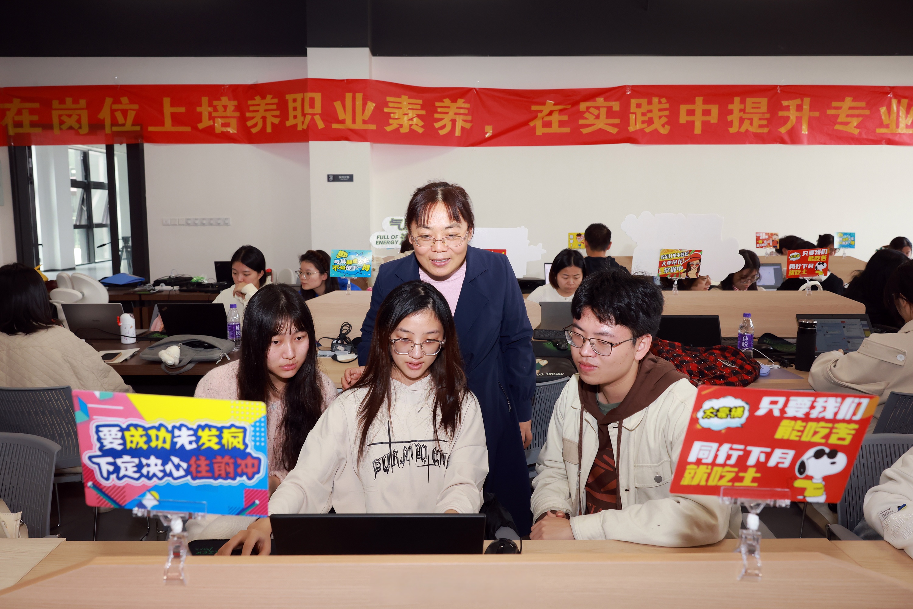 在校大学生线上兼职销售(适合在校大学生的线上兼职)