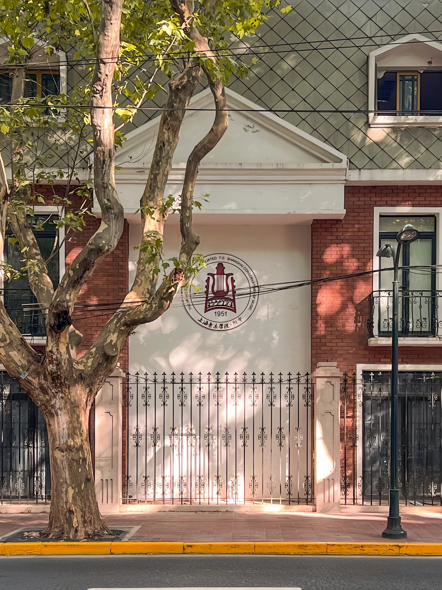 上海街道|百年衡山路,东方香榭丽舍大街 有人说头顶有梧桐树的地方才
