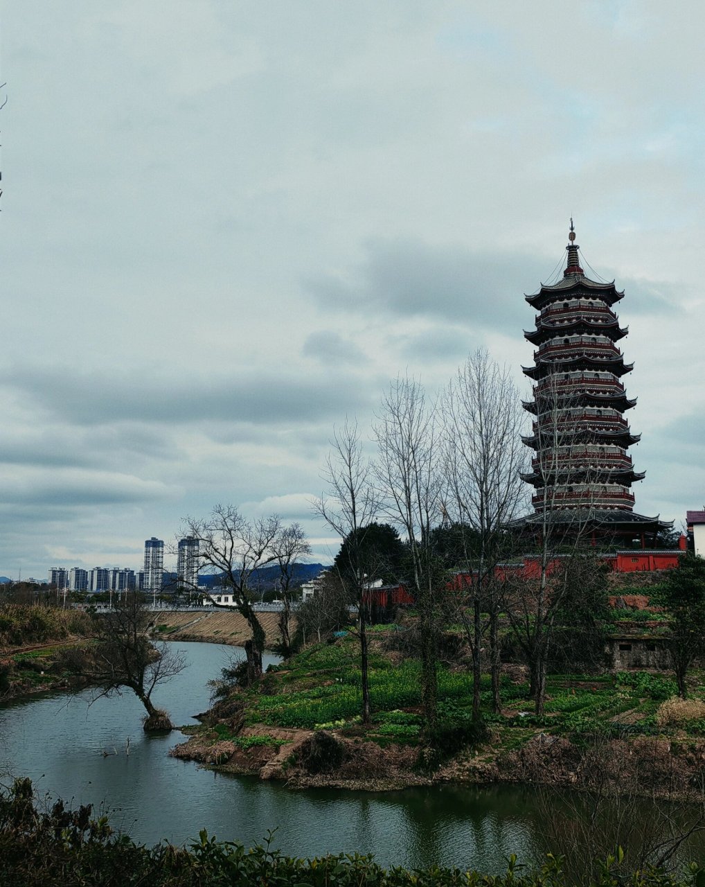 广昌雁塔位于中国江西省抚州市广昌县,是一座古老的佛塔.