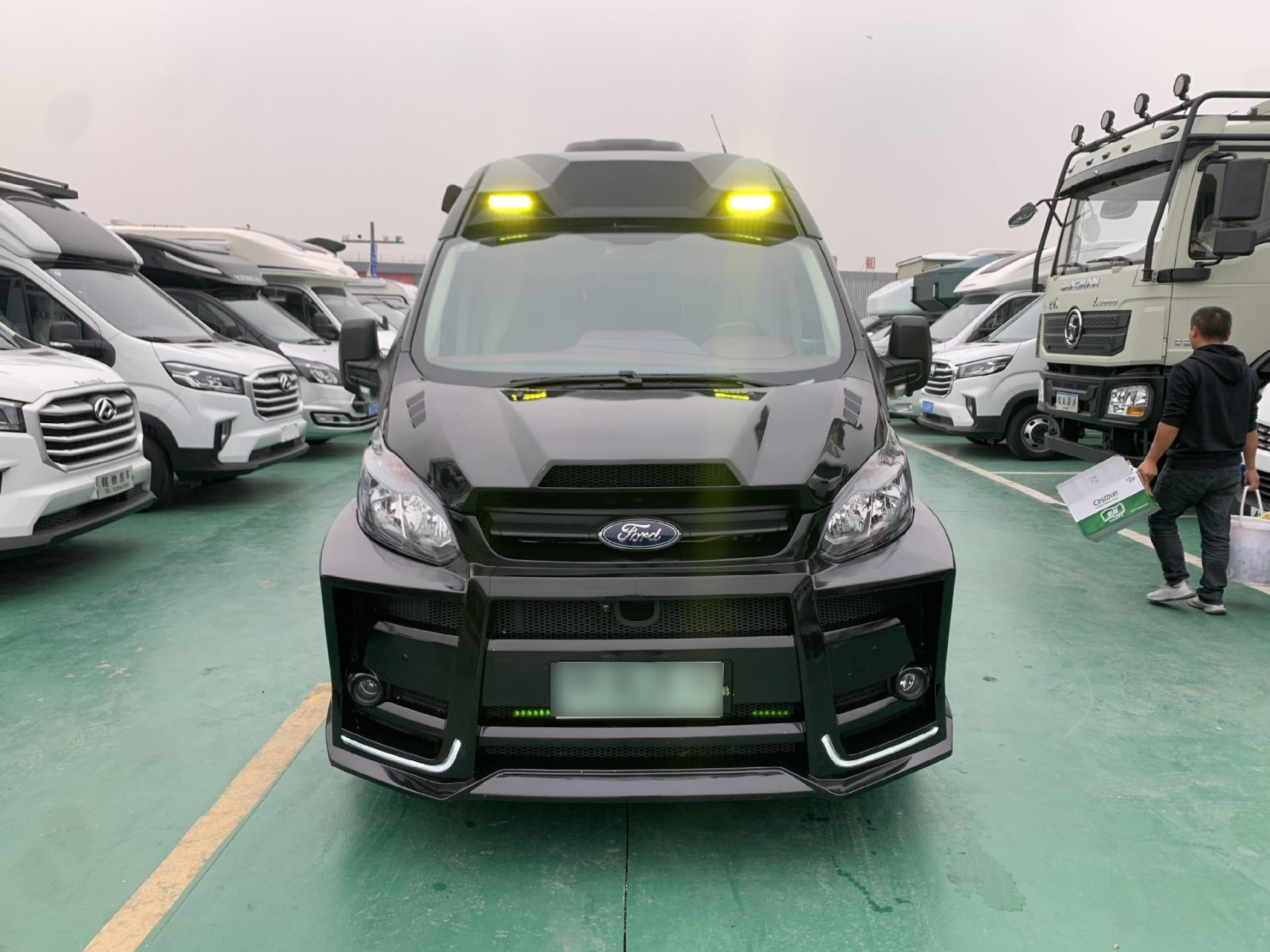 21年6月上牌,福客特二代黑骑士商旅房车,安全行驶2.4号万公里.