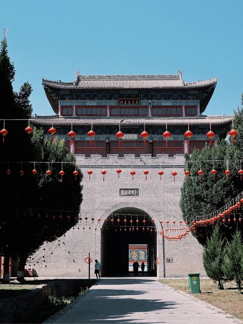 不如去旁边的锡伯古城看看,了解锡伯文化.