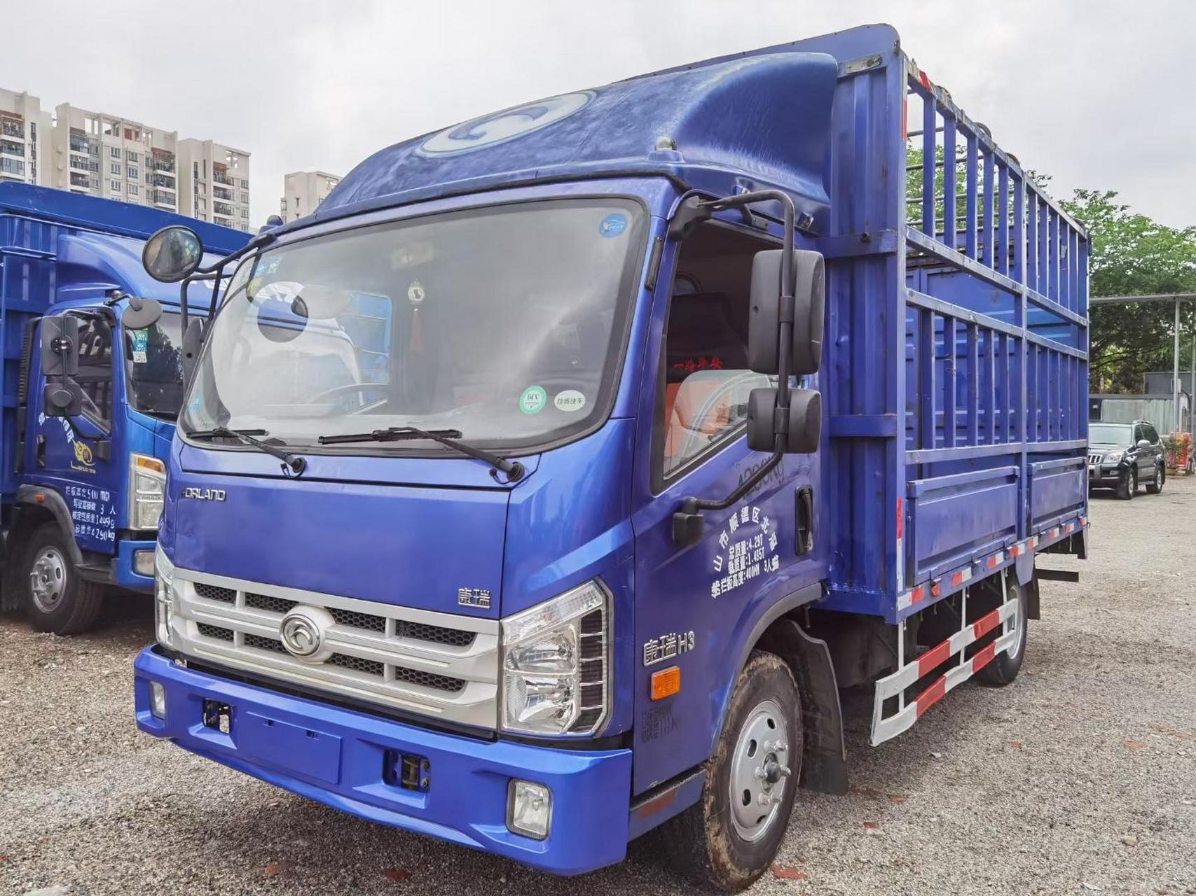 2017年福田康瑞h3,五十铃发动机,宽体高栏车厢长4.2x宽2.3米