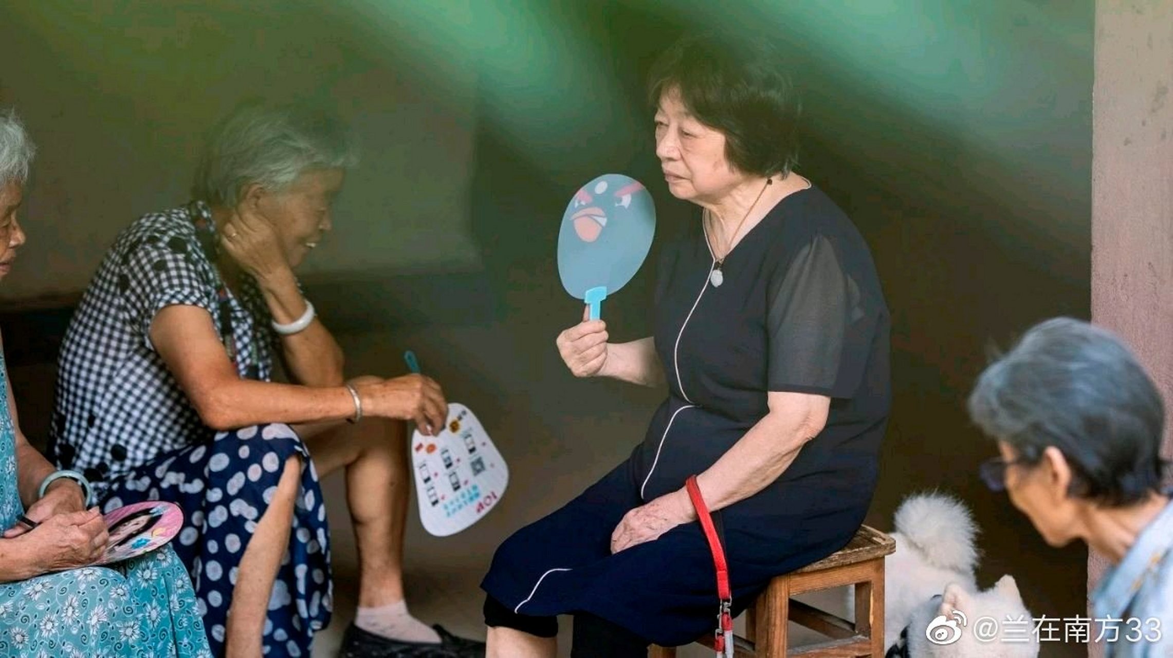 这篇文章很有意思《她站在婚姻的尽头,举目四望》[网页链接]