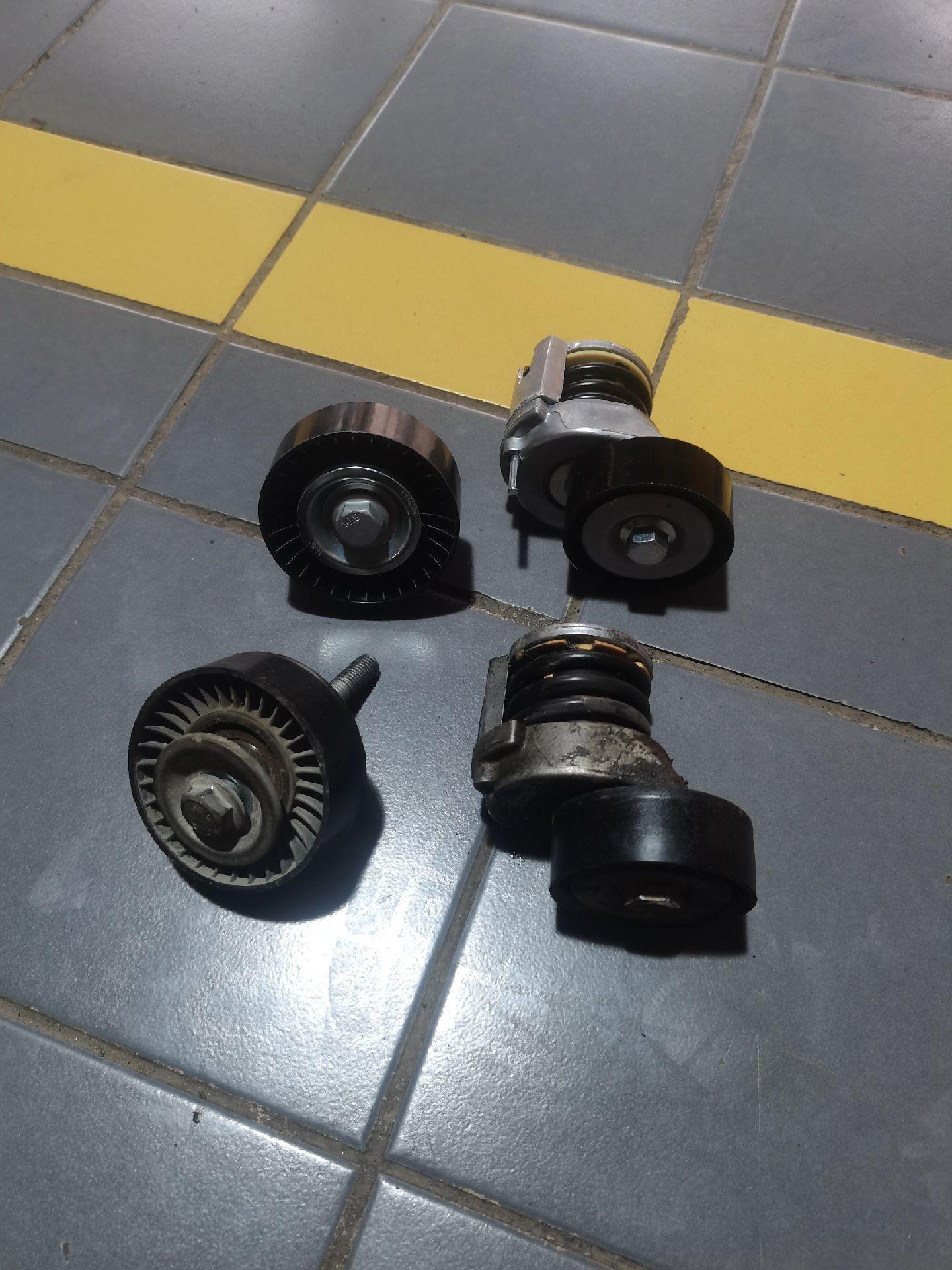 大众波罗更换正时链条 涨紧器 水泵#修车 #撸车日常 #专业的事交给