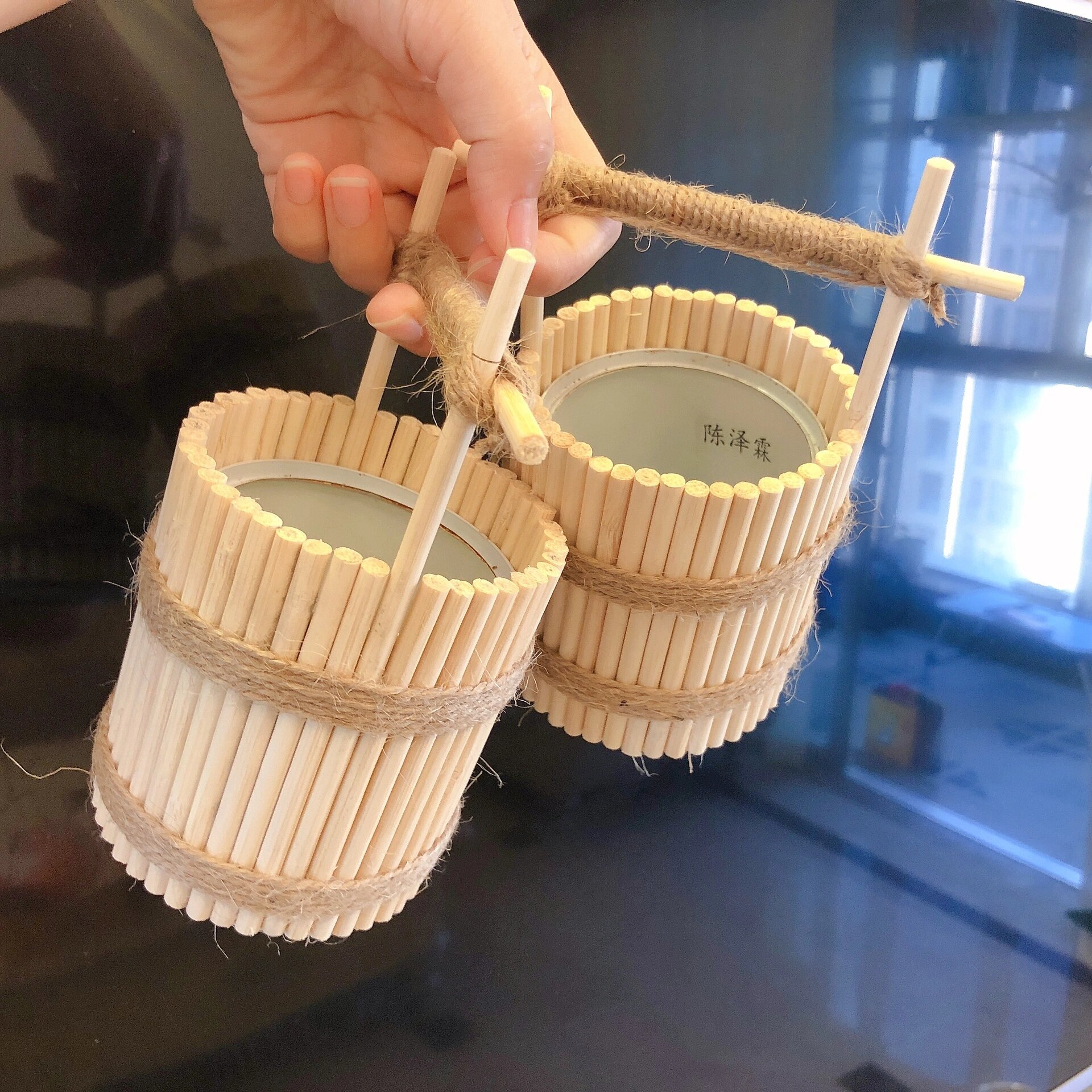 废物利用,易拉罐,一次性筷子制作水桶