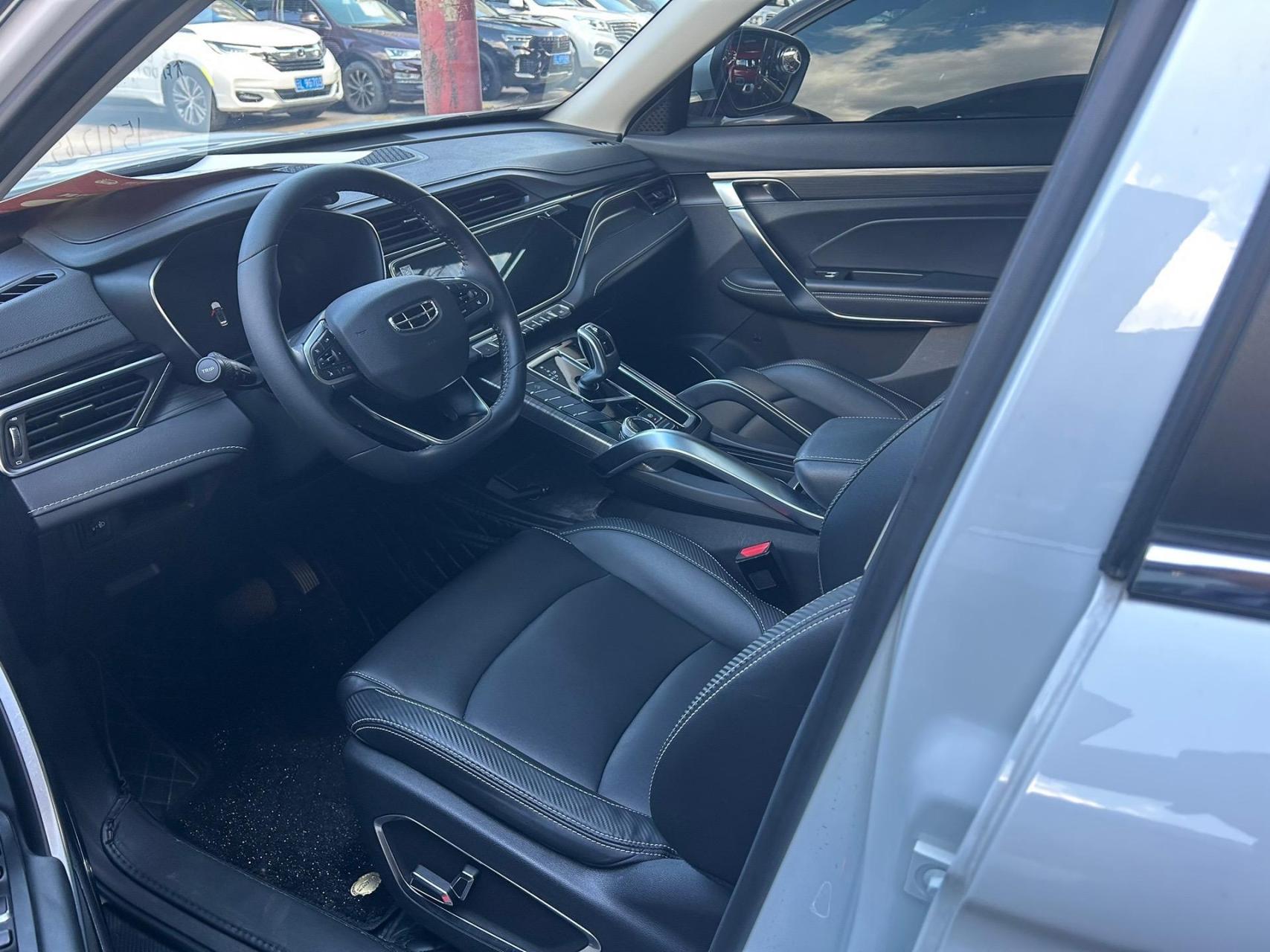 吉利博越pro.2021年9月上牌,车况精品全车原装漆,市区上下班代步.