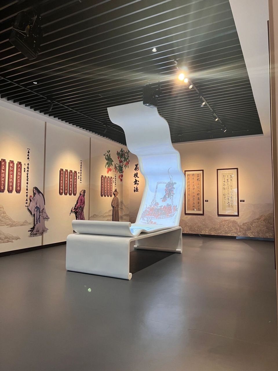 茂名高州荔枝博物馆 博物馆超级大,里面有很多关于荔枝的有趣故事