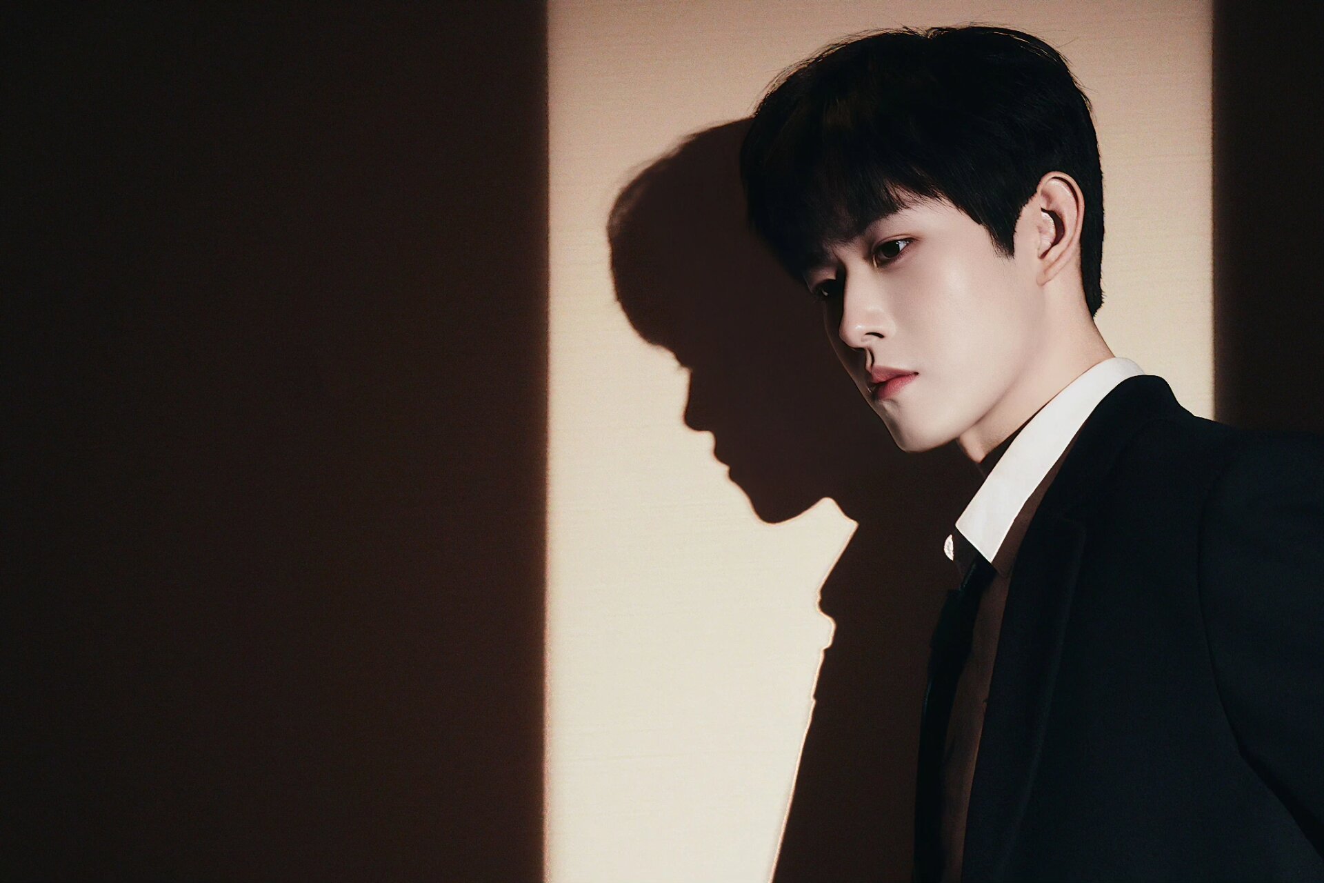 田嘉瑞壁纸|这一张张真的很男团!    	 9215二改转载请注明