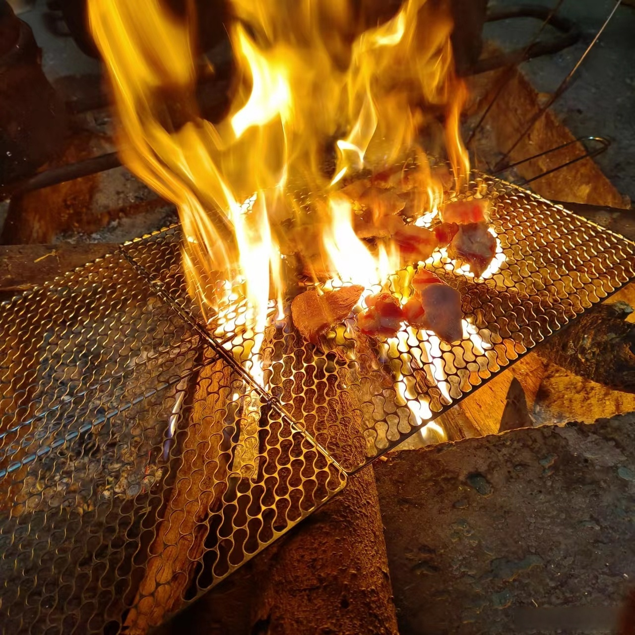 总要去趟腾冲吧# 【诱人的乡村火塘】在云南保山腾冲市的乡间,提起