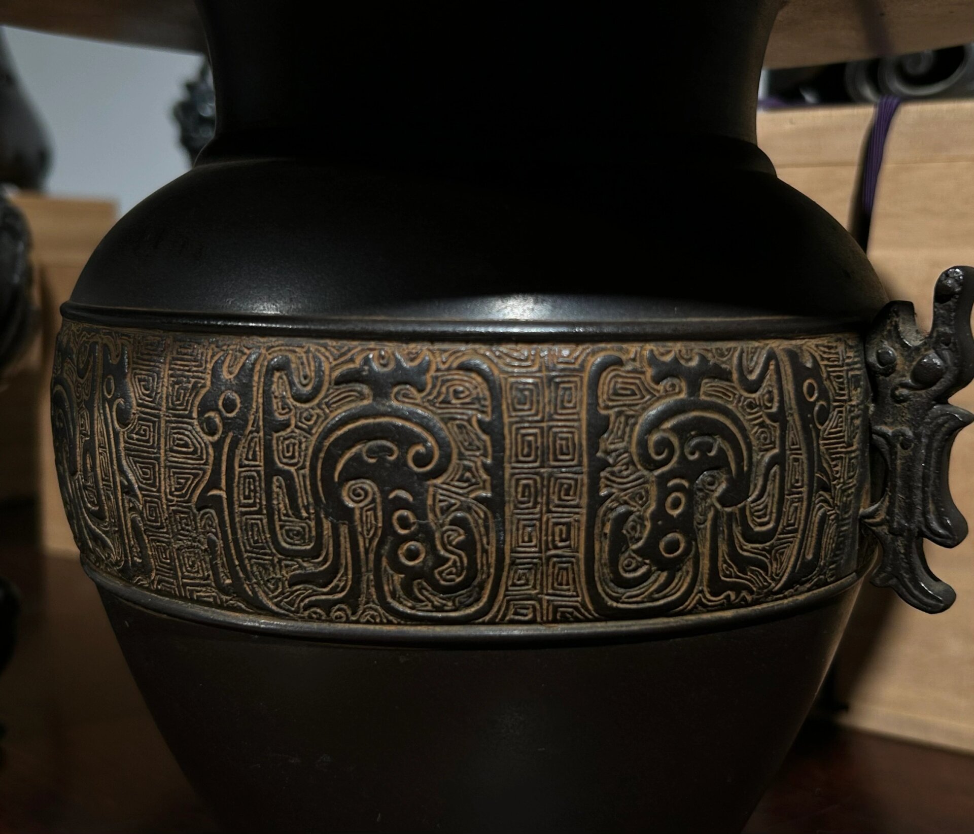 日本|薄端花器 薄端是日本花道池坊流派最常用的花器,之所以称为薄端