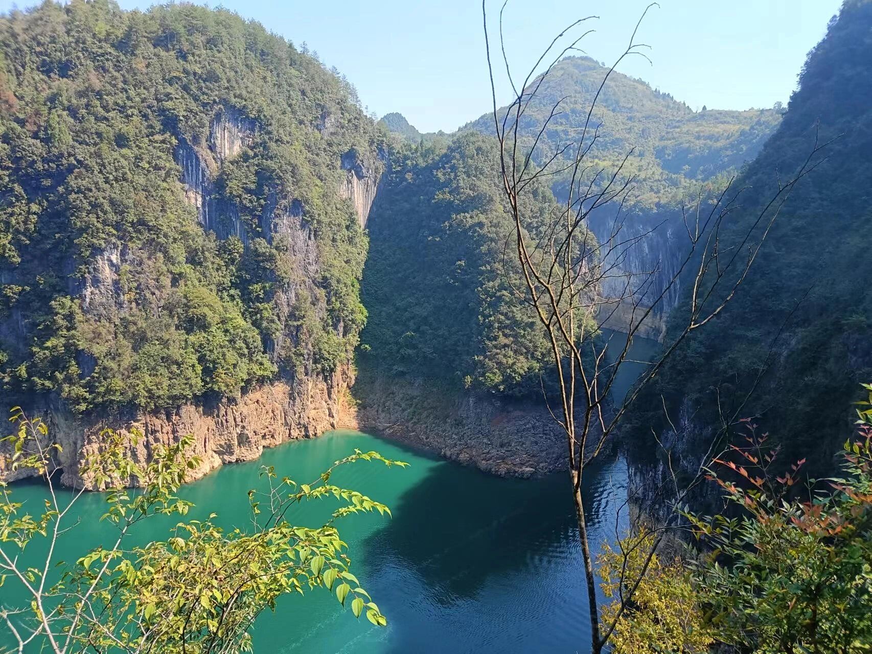 铜仁大峡谷天生桥景区 太美了,真正的青山绿水.