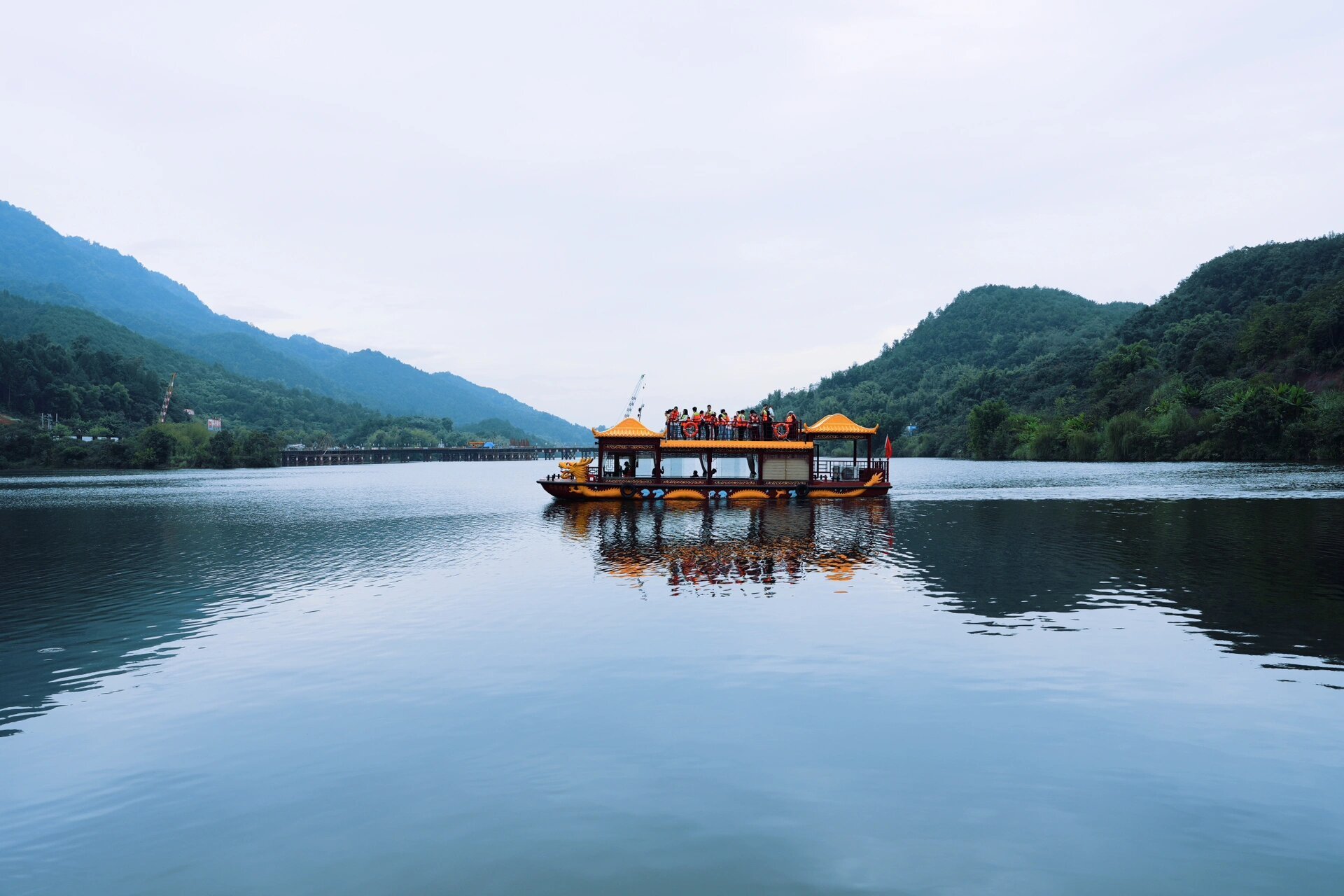 带着我新买的相机去铜梁玄天湖拍照咯～     重庆最近下雨下的可烦人