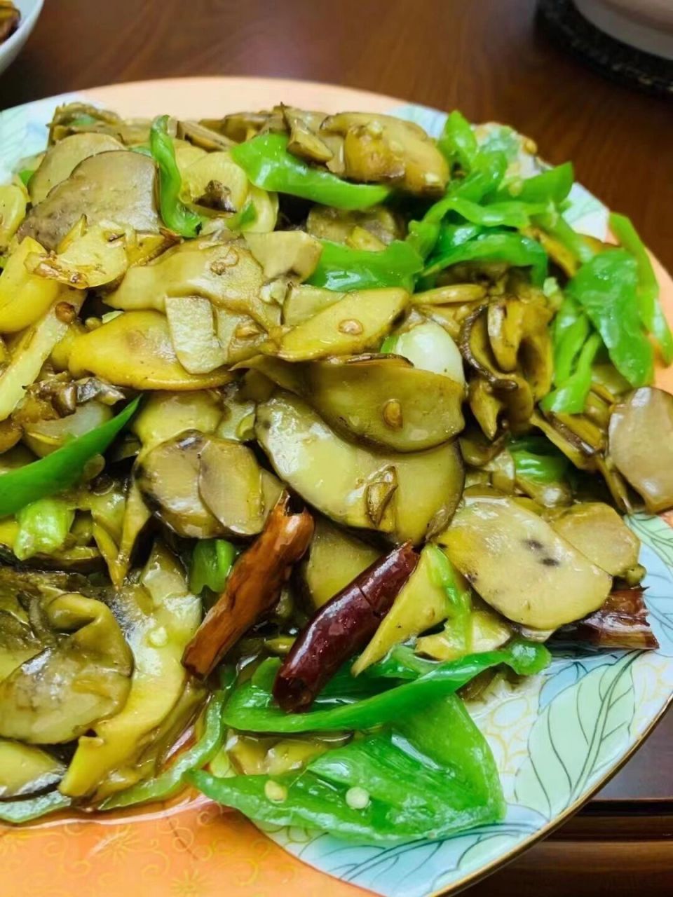 爆炒白葱牛肝菌  便宜又好吃97 云南野生菌