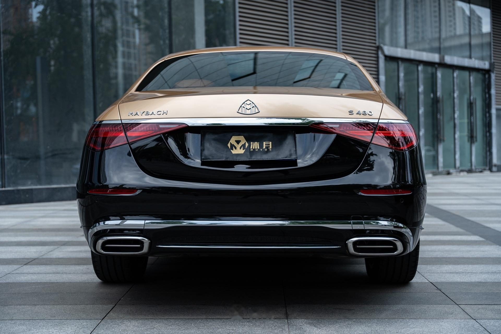 大佬座驾奔驰迈巴赫s480双拼改色太霸气.