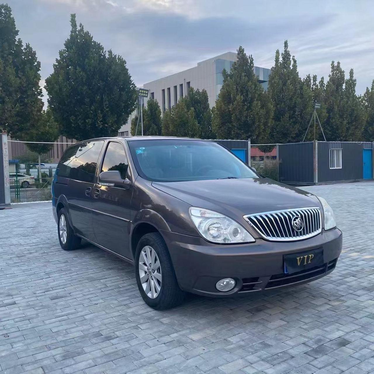 新到16年别克gl8   车况精品  全车原版  实表15万公里  带着一年全险