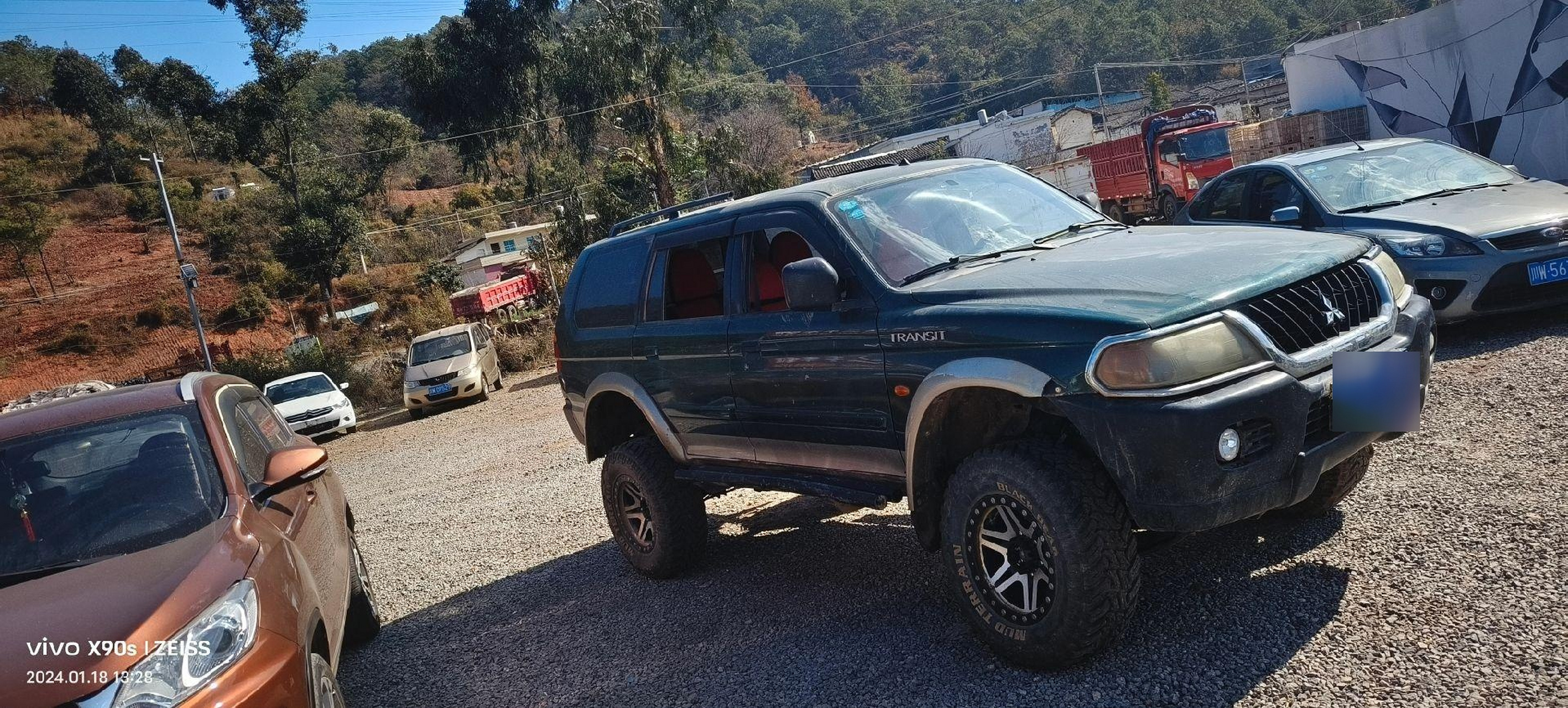 新到05年三菱速跑改装氮气减震,三把差速锁,喜欢的来哦价格便宜全k一