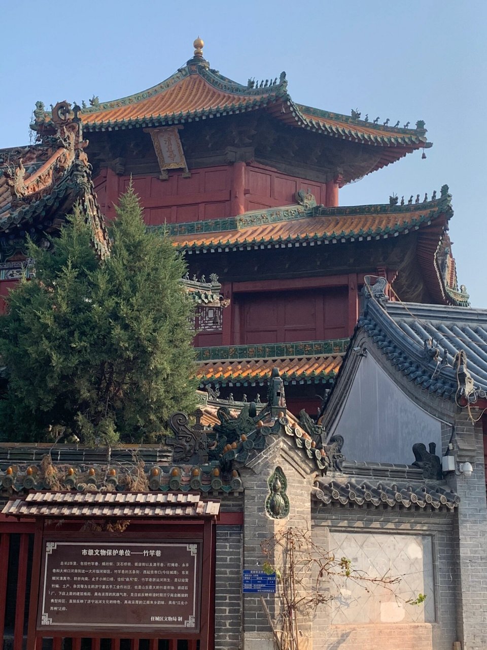 建筑精美的济宁东大寺2020年11月 济宁东大寺位于越河街道小闸口上