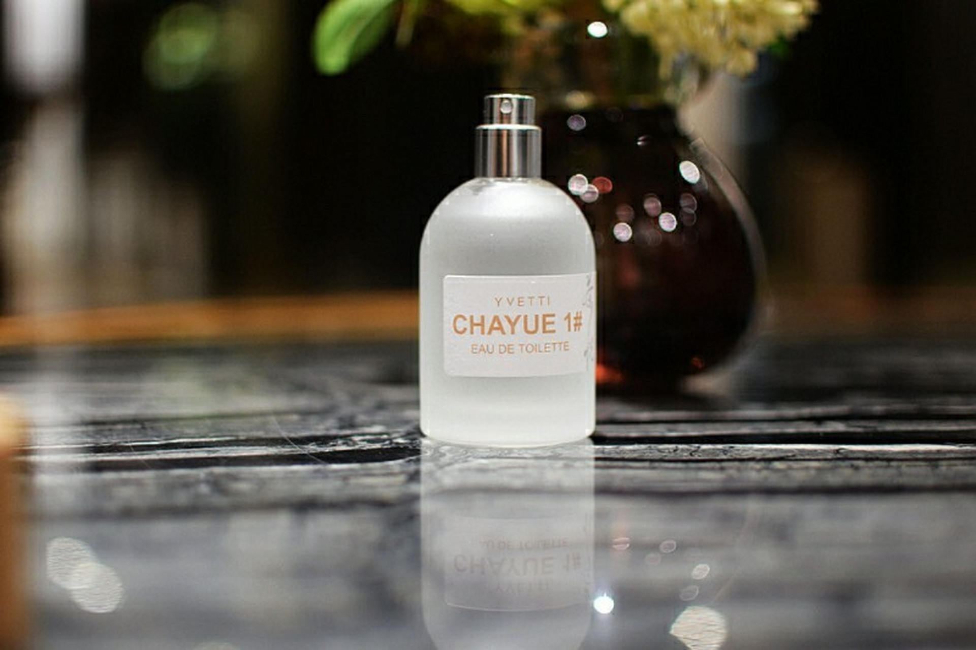 希汀茶悦系列白茶香水,打开整体真是非常的小清新,真的好闻,淡淡的