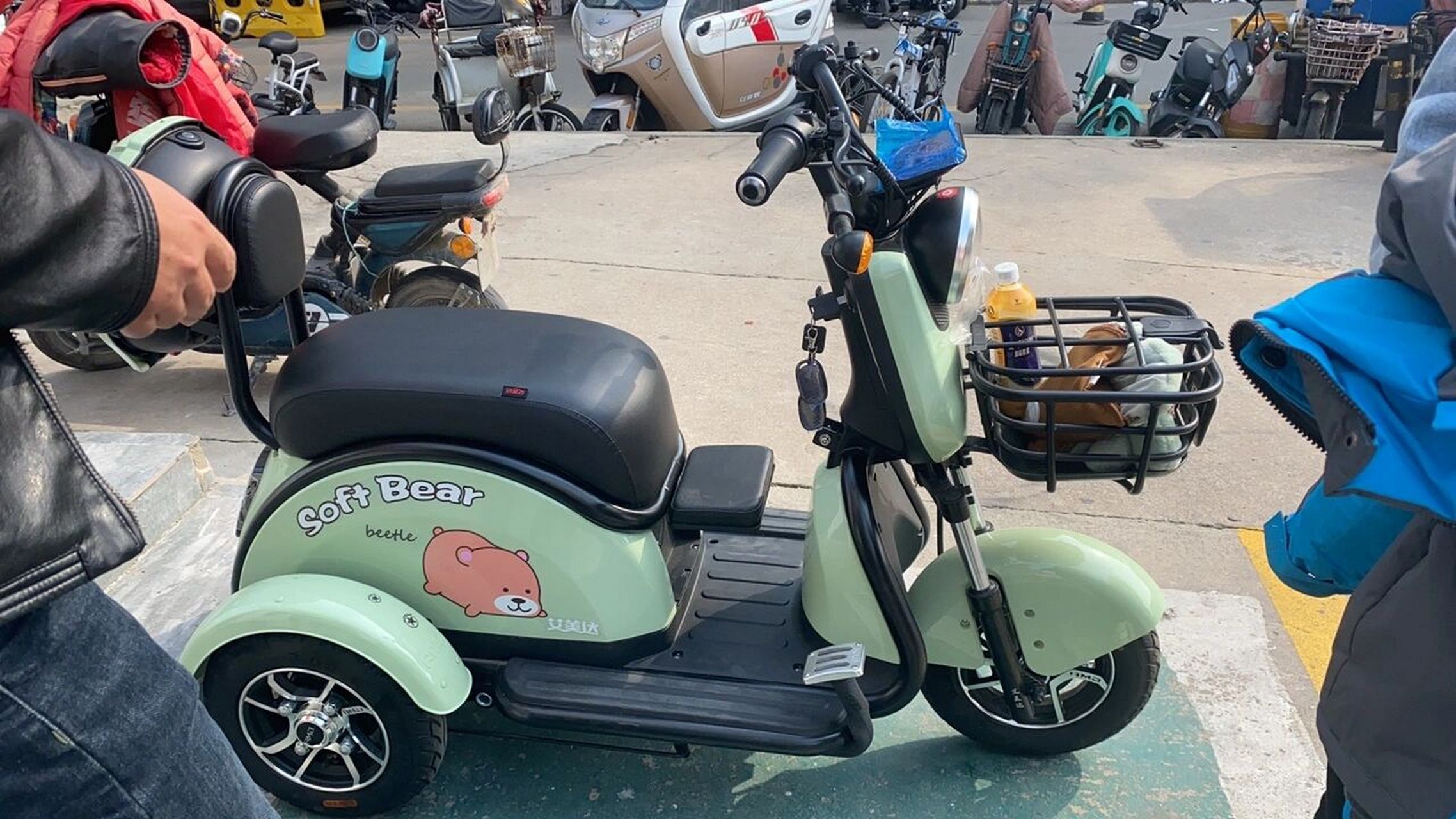 艾美达三轮电动车 艾美达三轮电动车  我的新座驾  也太可爱了吧